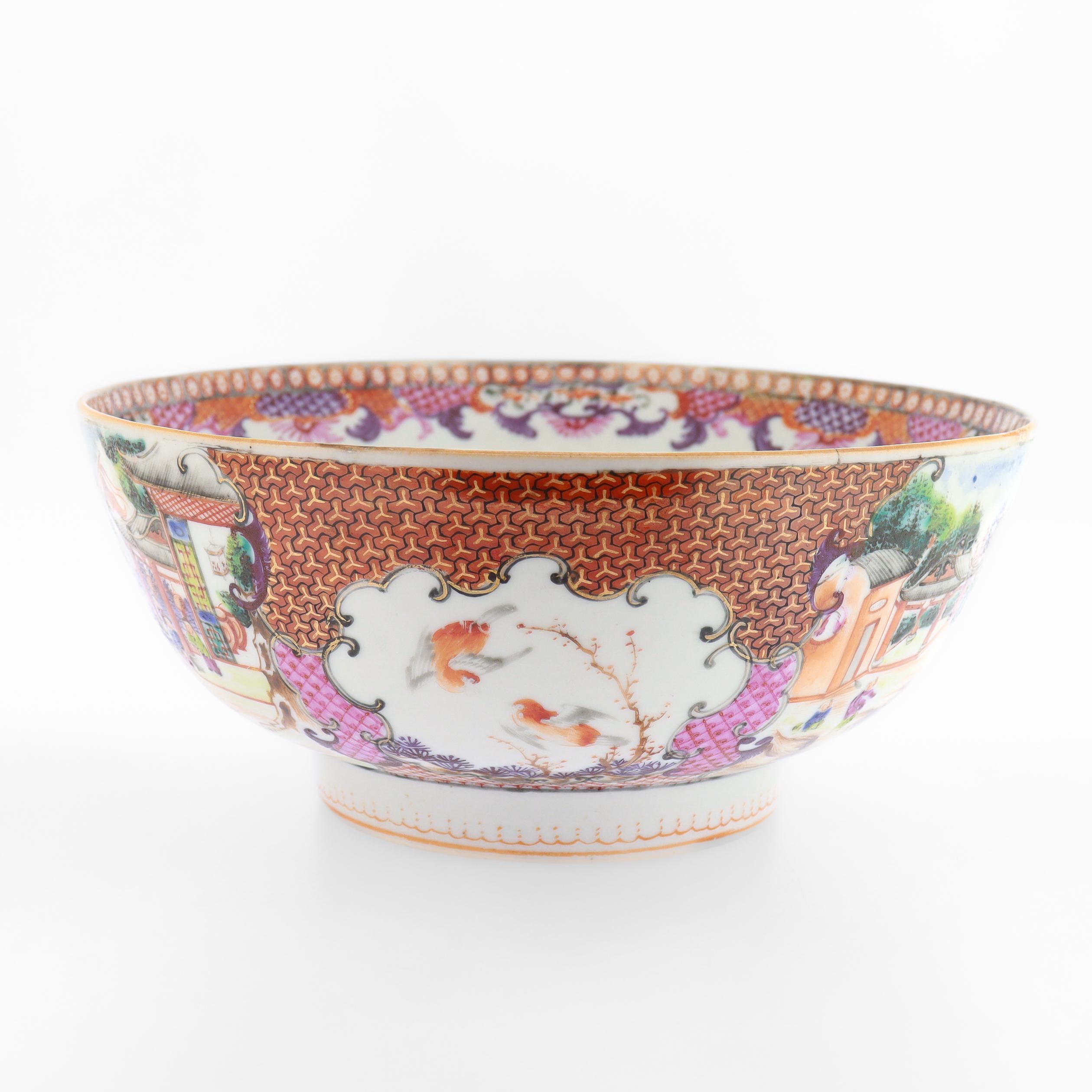 Antique Chinese Export Porcelain Rose Mandarin China Trade / Village Scene Bowl In Fair Condition For Sale In Philadelphia, PA