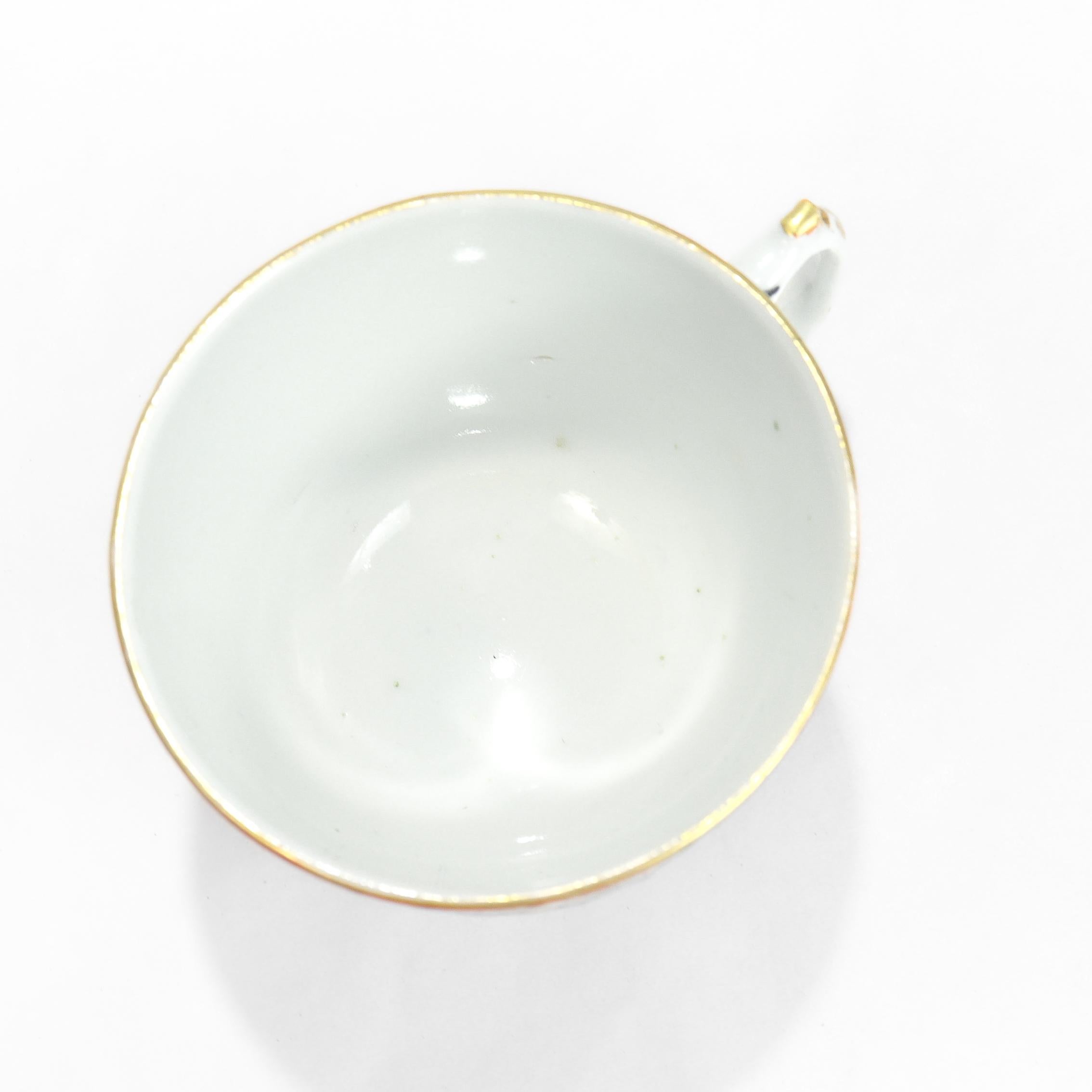 Antica tazza da tè e piattino in porcellana cinese d'esportazione Rose Mandarin in vendita 2