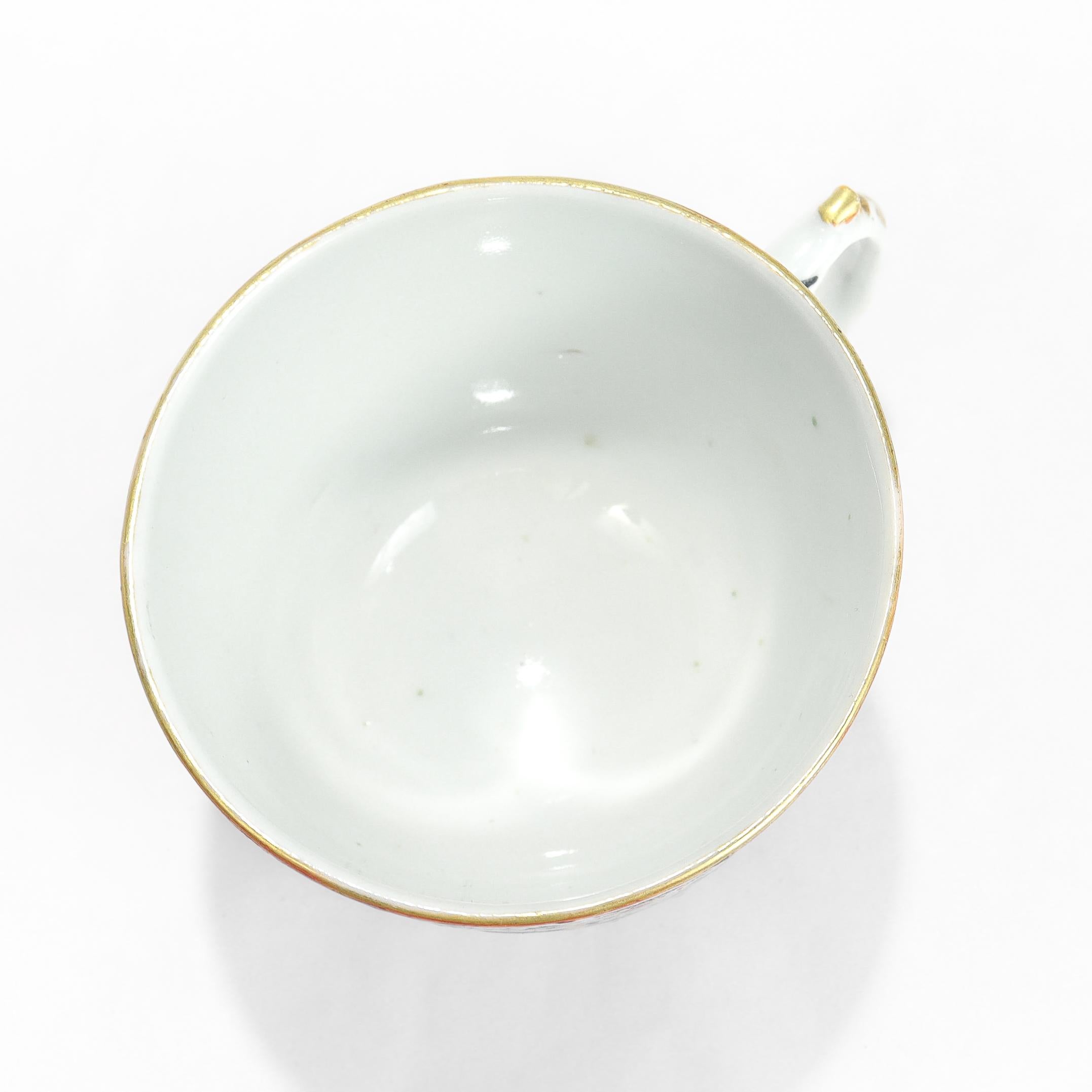 Antica tazza da tè e piattino in porcellana cinese d'esportazione Rose Mandarin in vendita 1