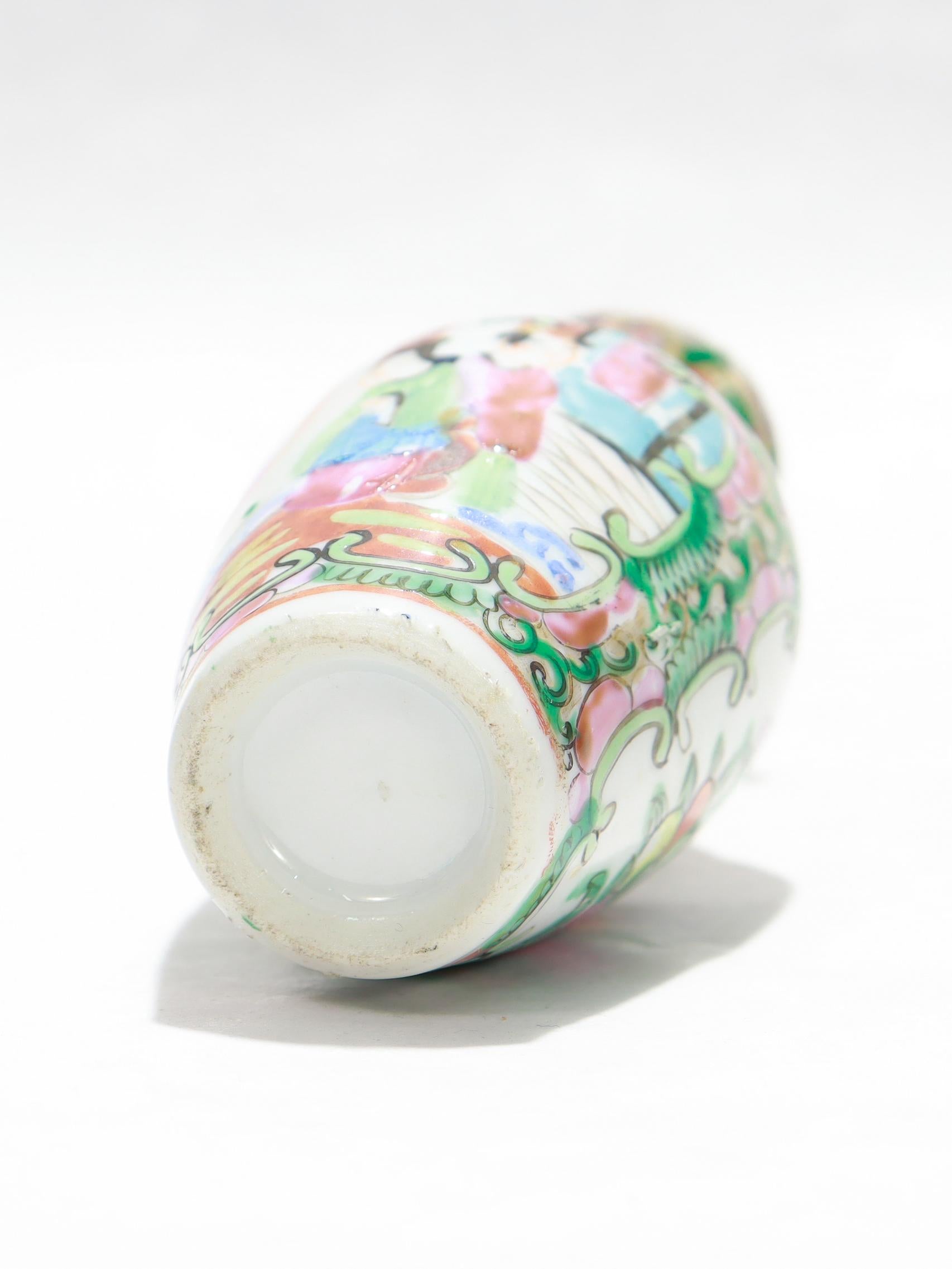 Antike chinesische Export Porzellan Rose Medaillon Knospe Vase oder Kabinett Vase im Angebot 4