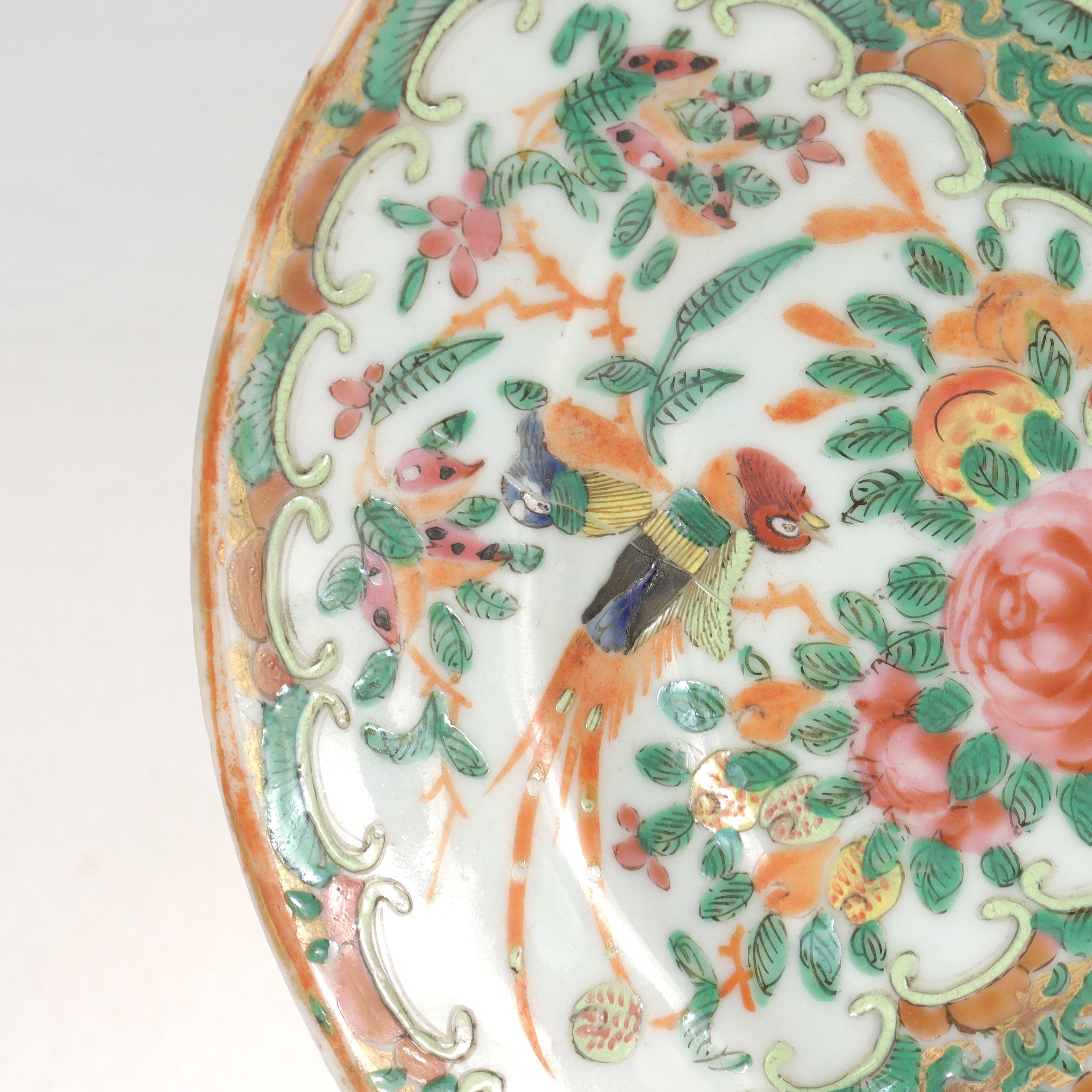 Plateau médaillon rose antique en porcelaine d'exportation chinoise en vente 4