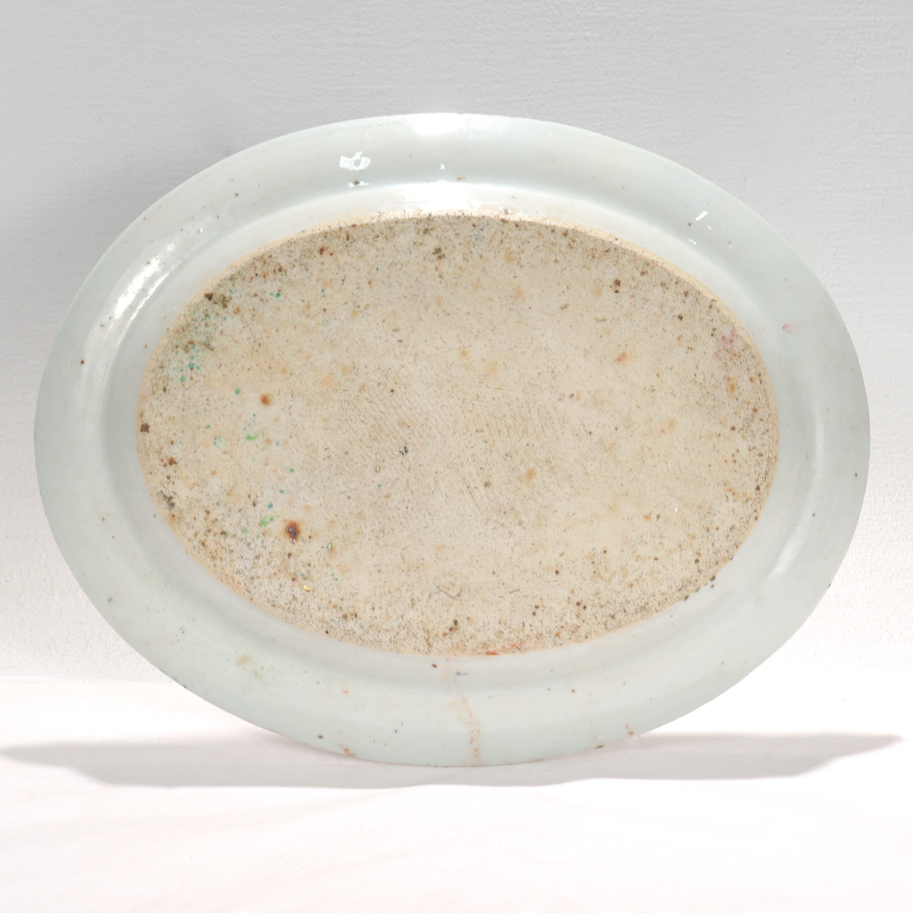 Exportation chinoise Plateau médaillon rose antique en porcelaine d'exportation chinoise en vente