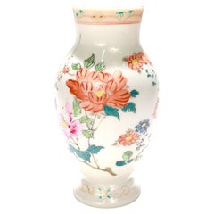 Antike chinesische Export-Porzellanvase mit Blumen