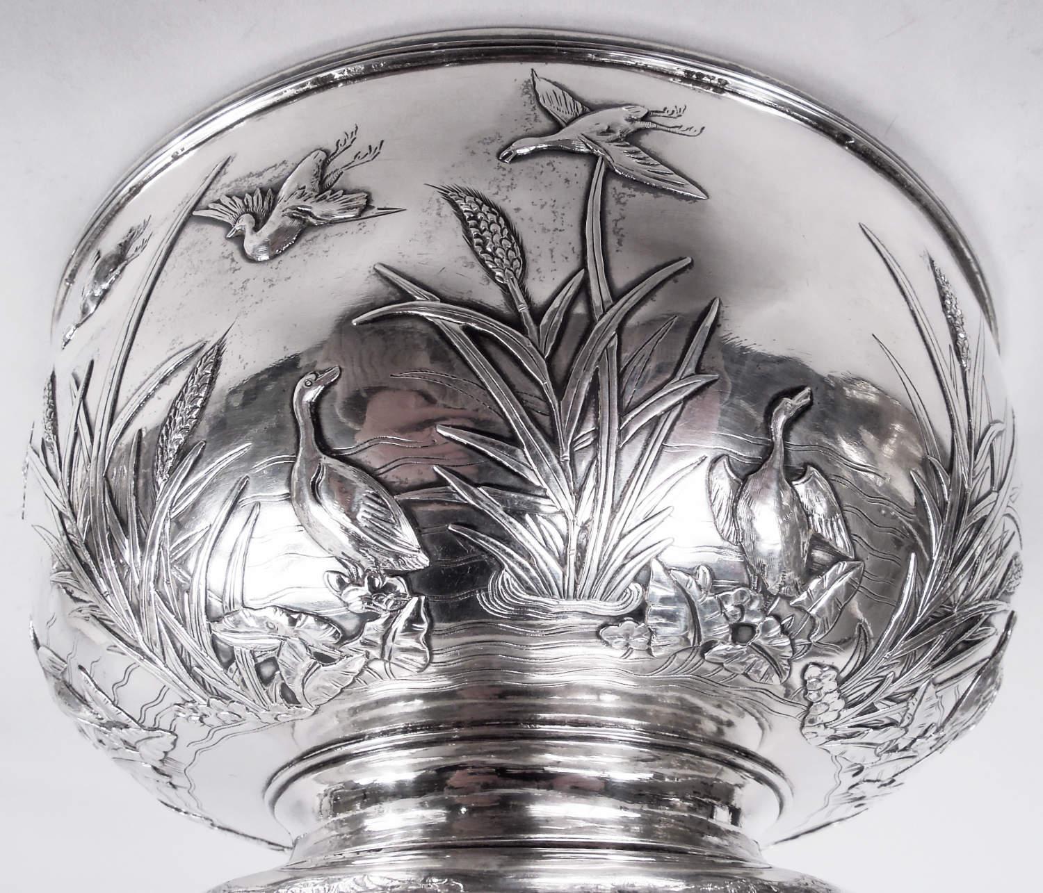 Chinois Ancienne coupe à oiseaux et quenouilles en argent exporté de Chine en vente