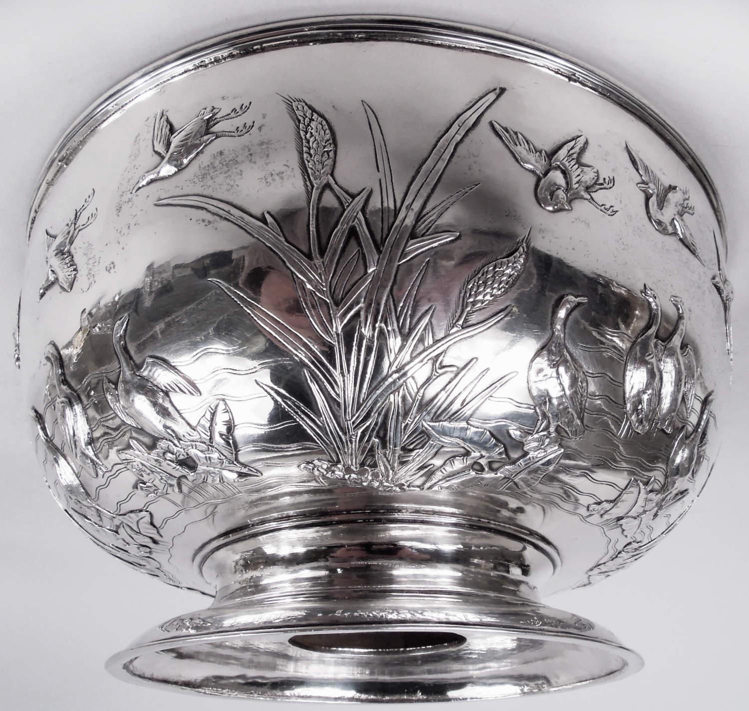 20ième siècle Ancienne coupe à oiseaux et quenouilles en argent exporté de Chine en vente