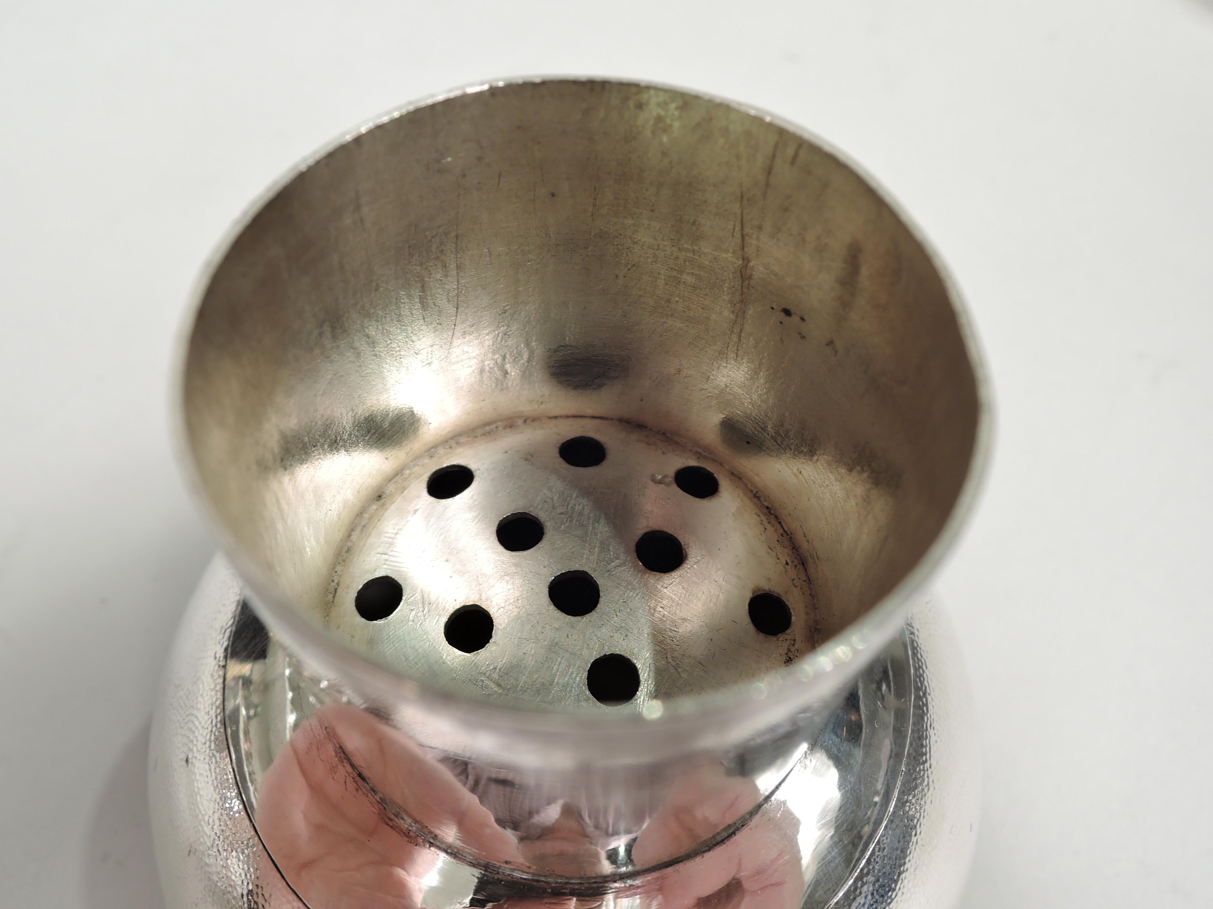 Antique Chinese Export Silver Cocktail Shaker In Good Condition In New York, NY
