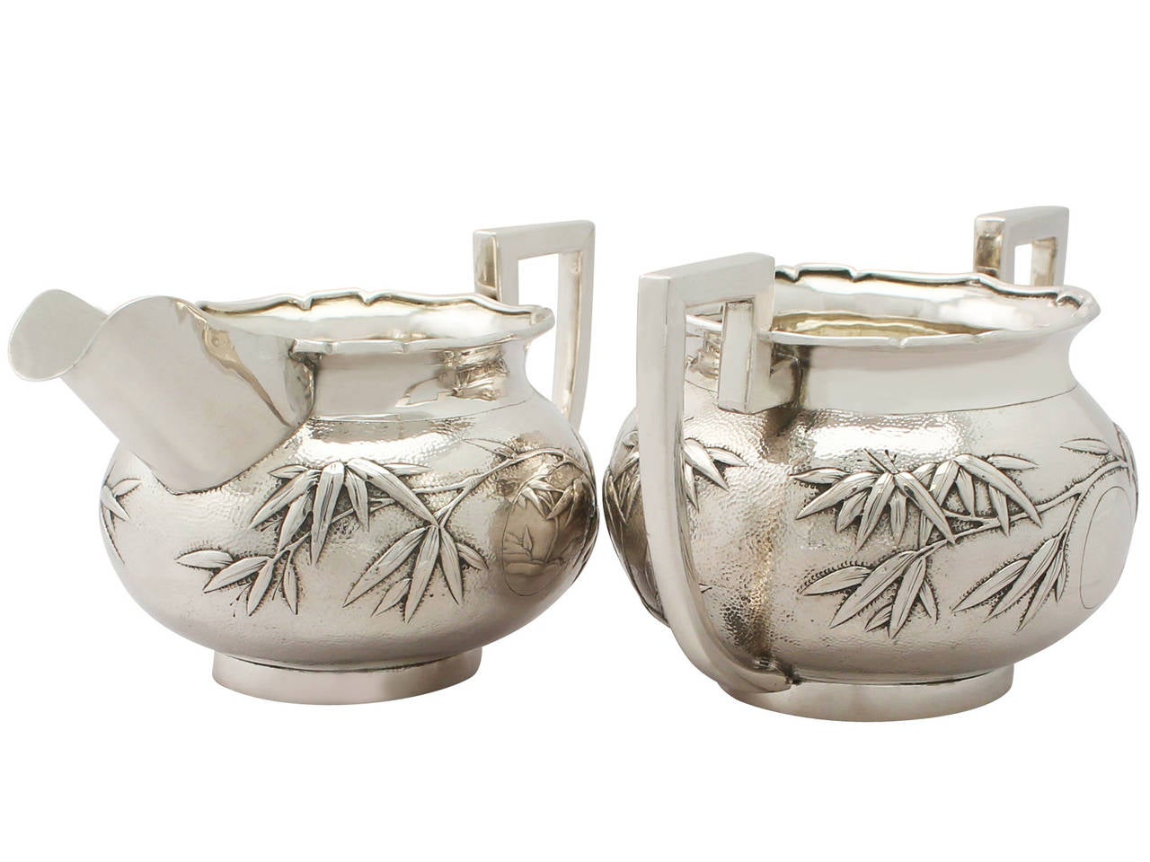 Antique Chinese Export Silver Cream Jug / Creamer and Sugar Bowl In Excellent Condition For Sale In Jesmond, Newcastle Upon Tyne