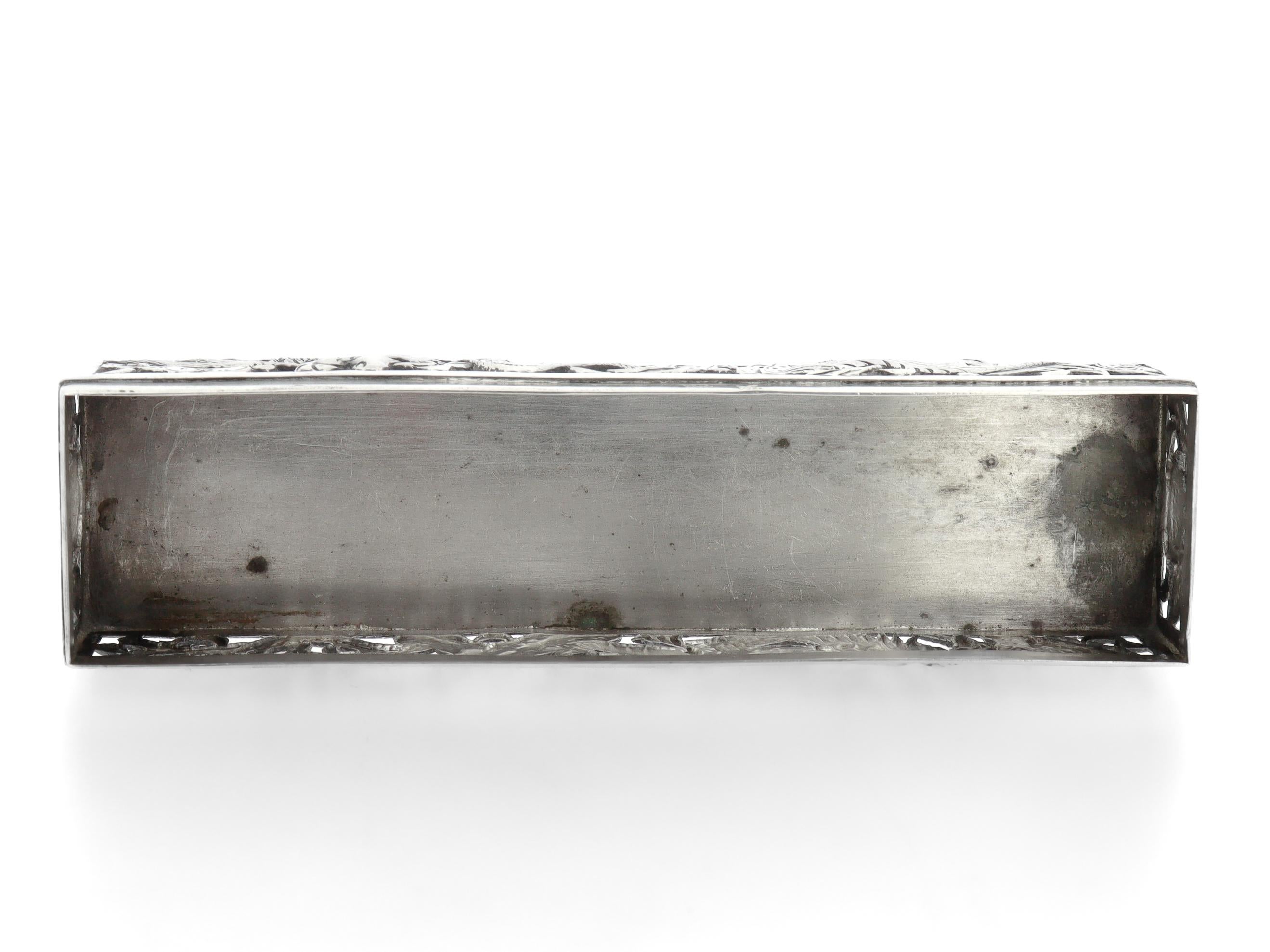 Antica scatola da grillo d'esportazione cinese in argento di Cum Wo in vendita 10