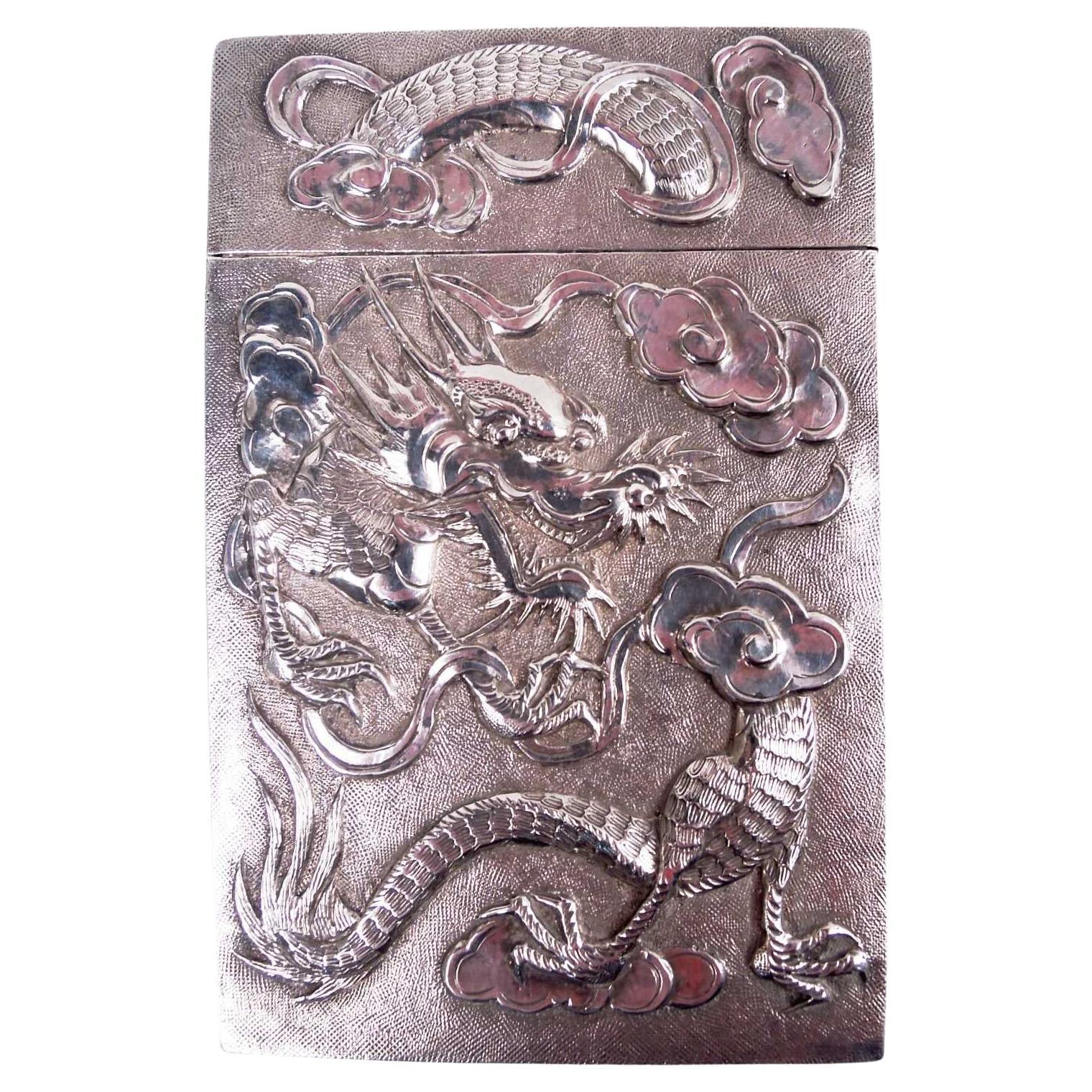 Antiguo tarjetero chino de exportación de plata con forma de dragón
