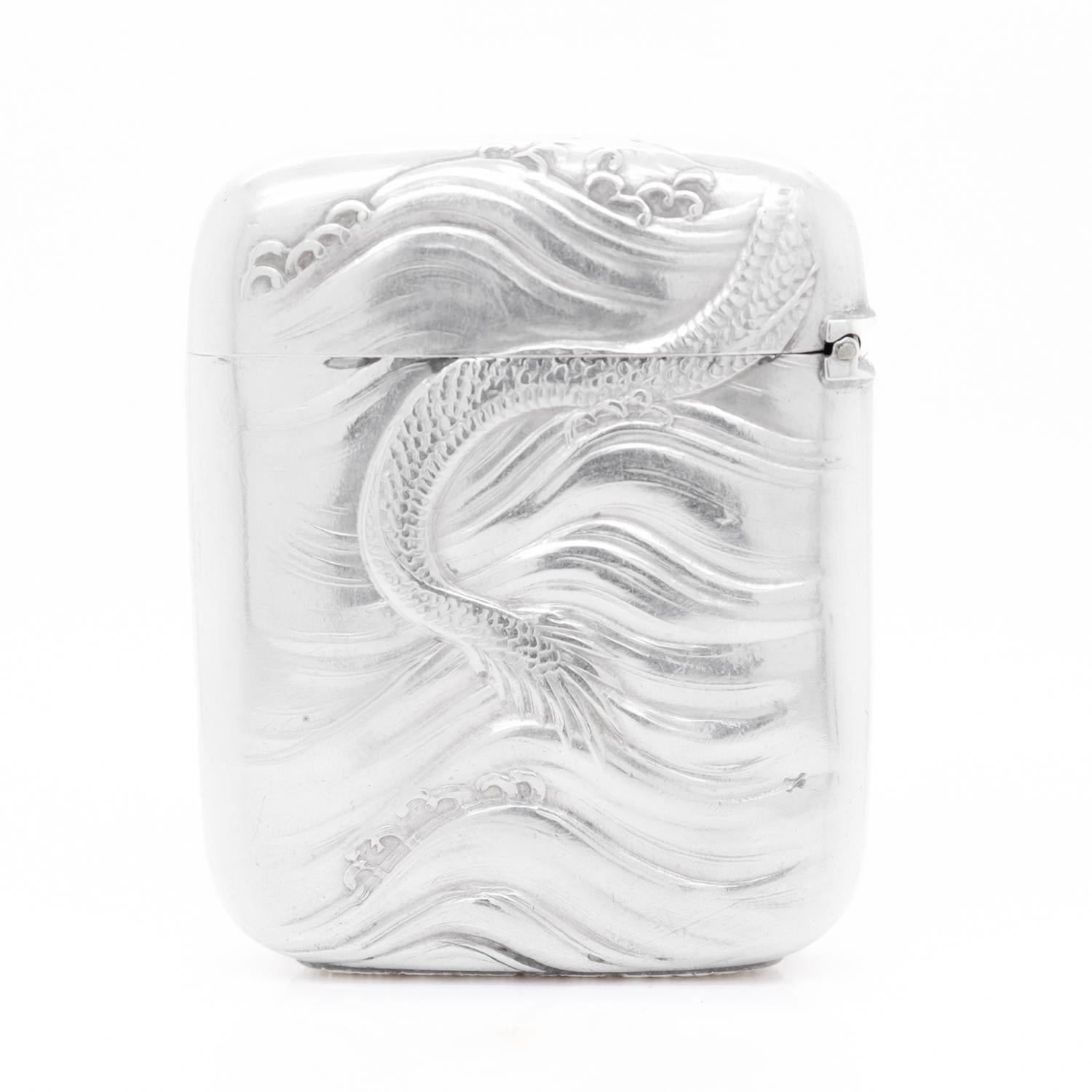 Gilet d'exportation chinoise ancienne Dragon & Waves en vente 2