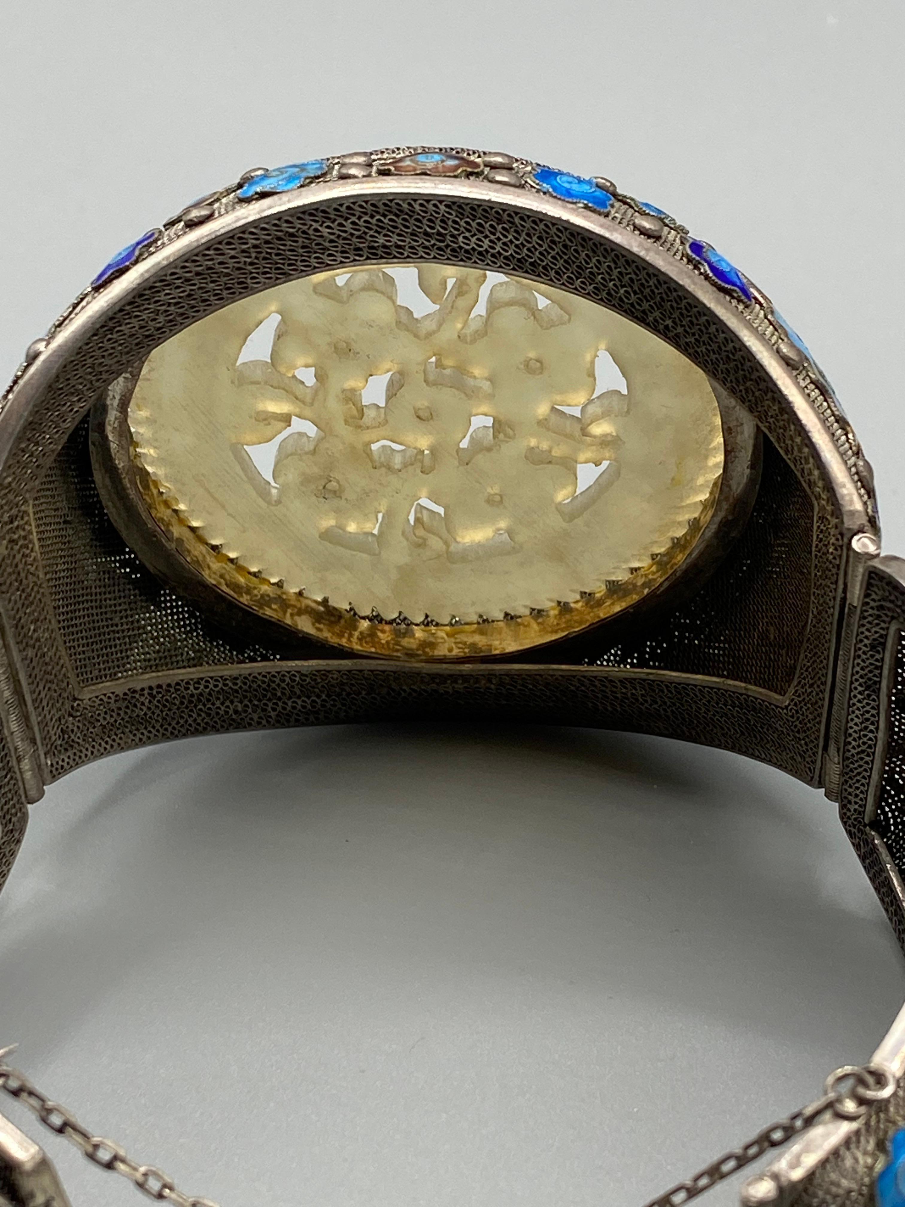 Antikes chinesisches Export-Armband aus Silber, Emaille und geschnitzter weißer Jade im Angebot 5