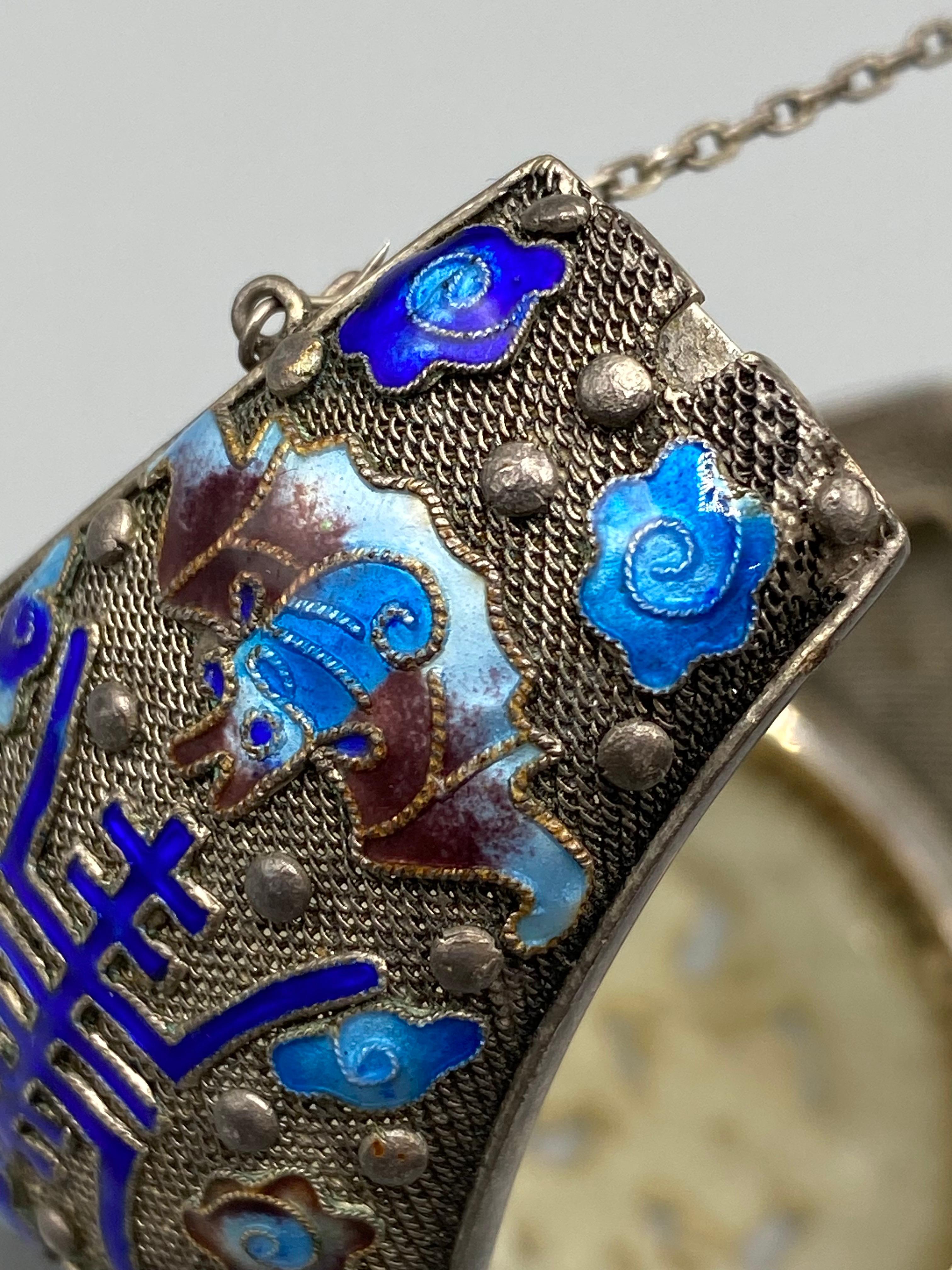 Antikes chinesisches Export-Armband aus Silber, Emaille und geschnitzter weißer Jade im Angebot 10