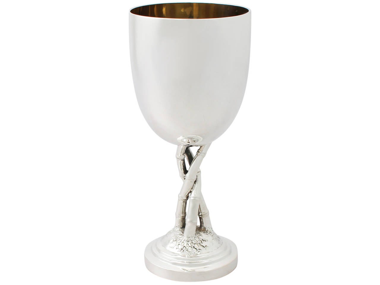 A fine and impressive antique Chinese export silver goblet, an addition to our wine and drinks related silverware collection.

This fine antique Chinese Export silver (CES) goblet has a circular bell shaped form a shaped stem and plain circular