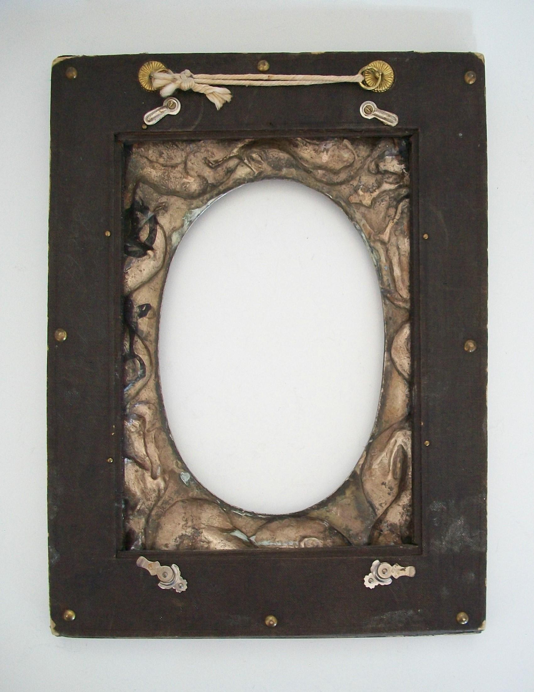 Antique Chinese Export Silver Repoussé Photo Frame, Early 20th Century 7