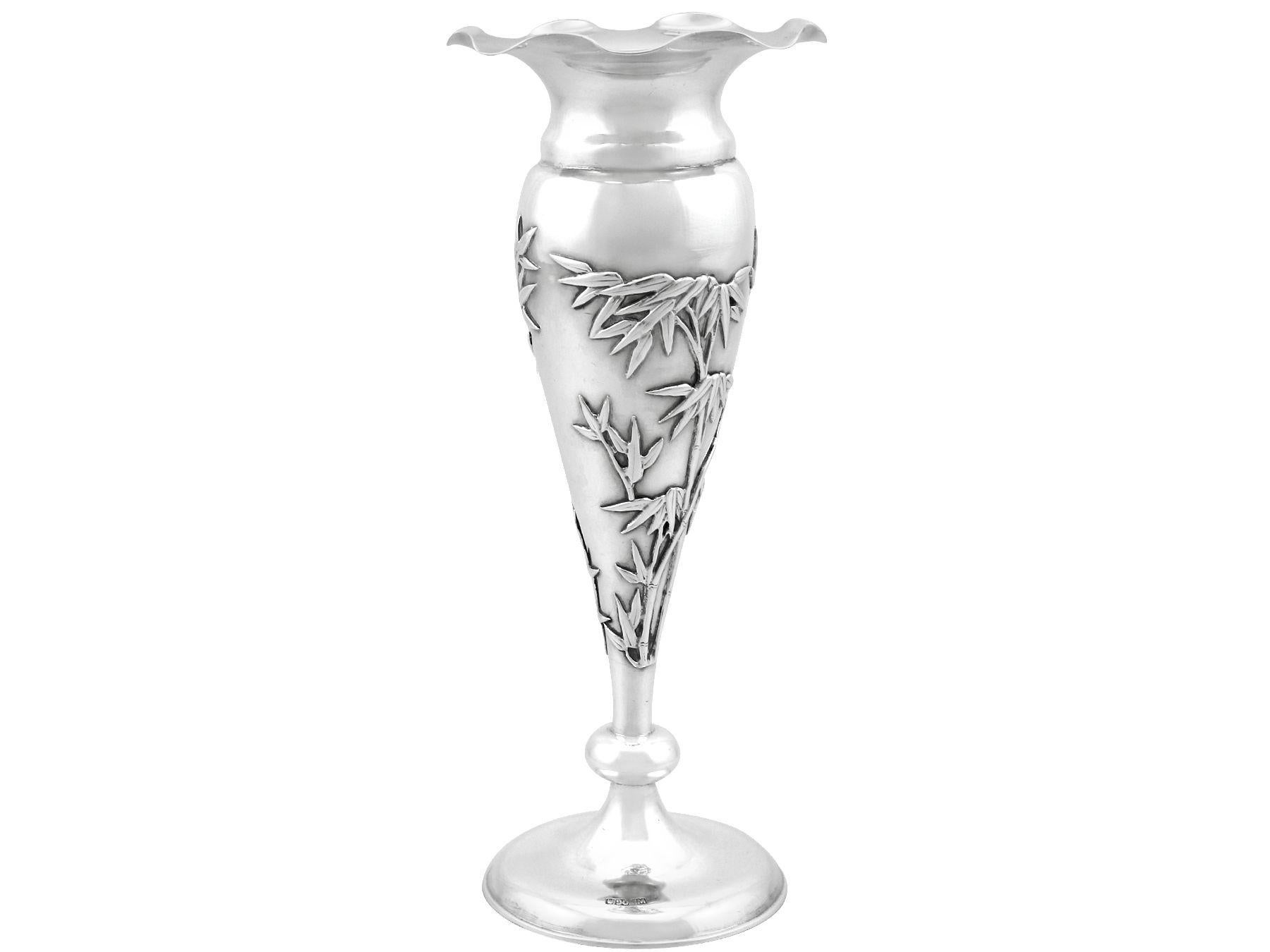 Fin du XIXe siècle Vases anciens d'exportation chinoise de Wang Hing & Co en vente