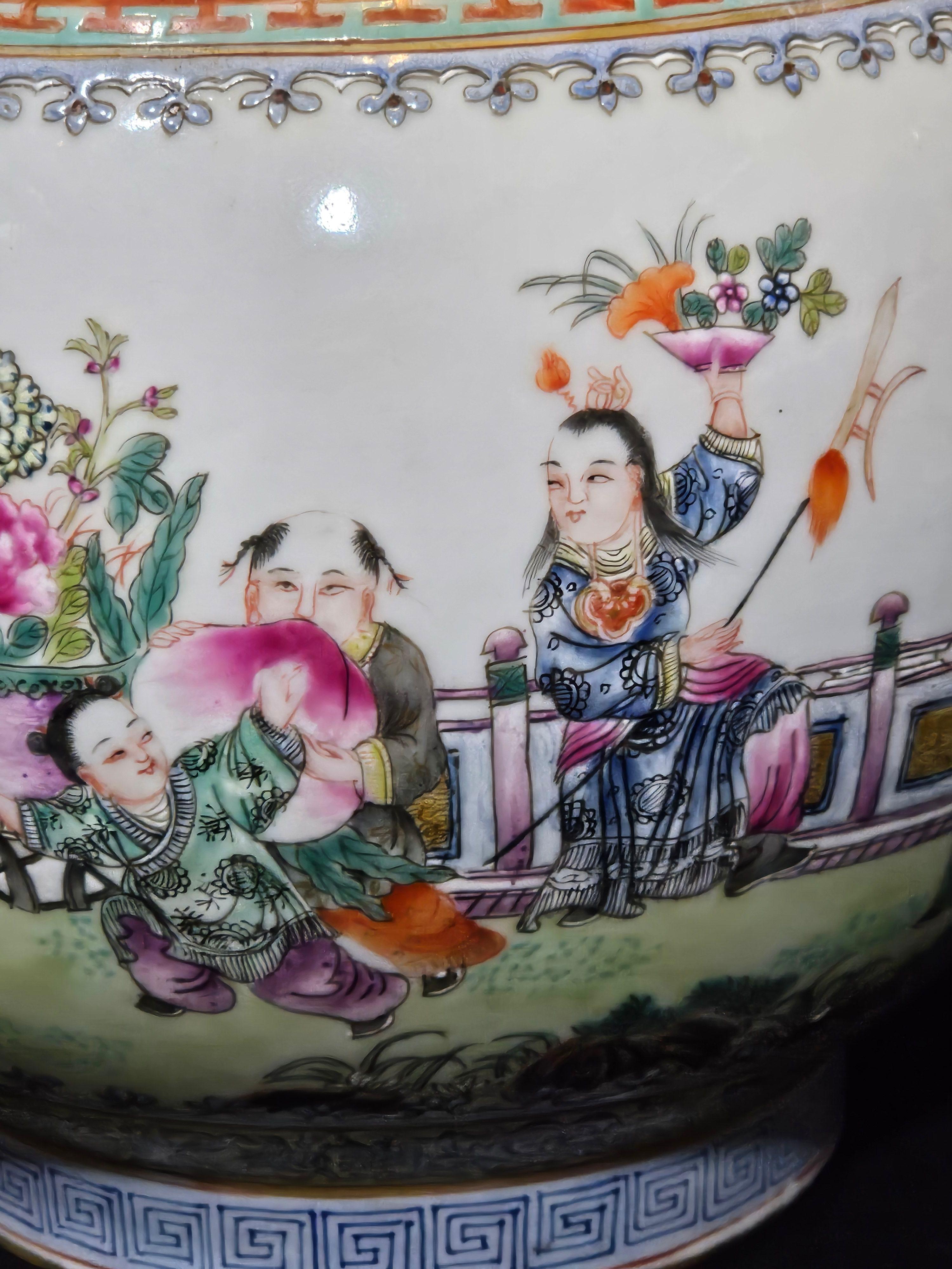 Antiguo jarrón chino con forma de botella de rosa familiar Siglo XIX/principios del XX en venta 5