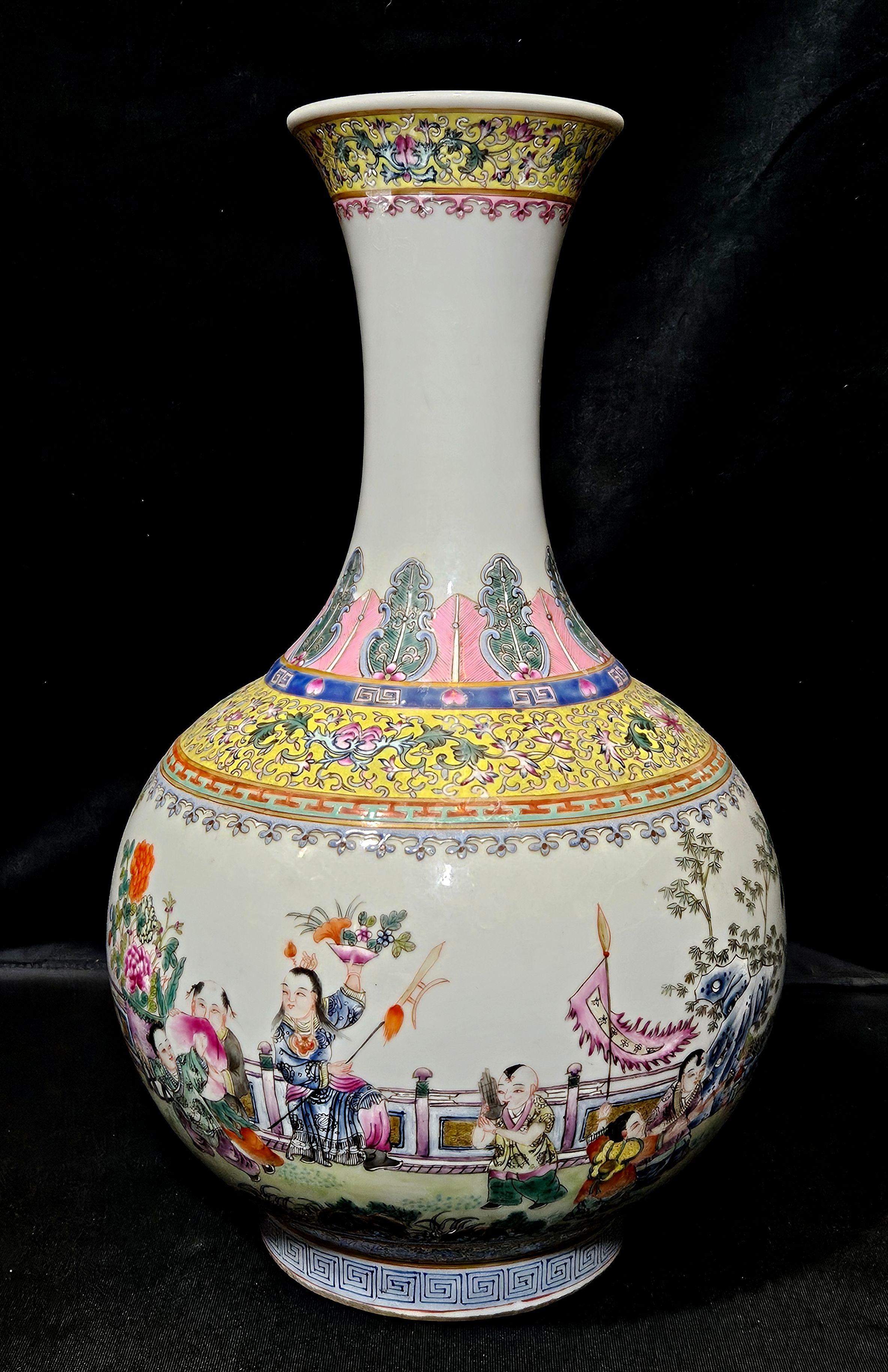 Antiguo jarrón chino con forma de botella de rosa familiar Siglo XIX/principios del XX en venta 2