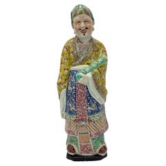 Antica figura cinese in porcellana Famille Rose / Jaune - marcata