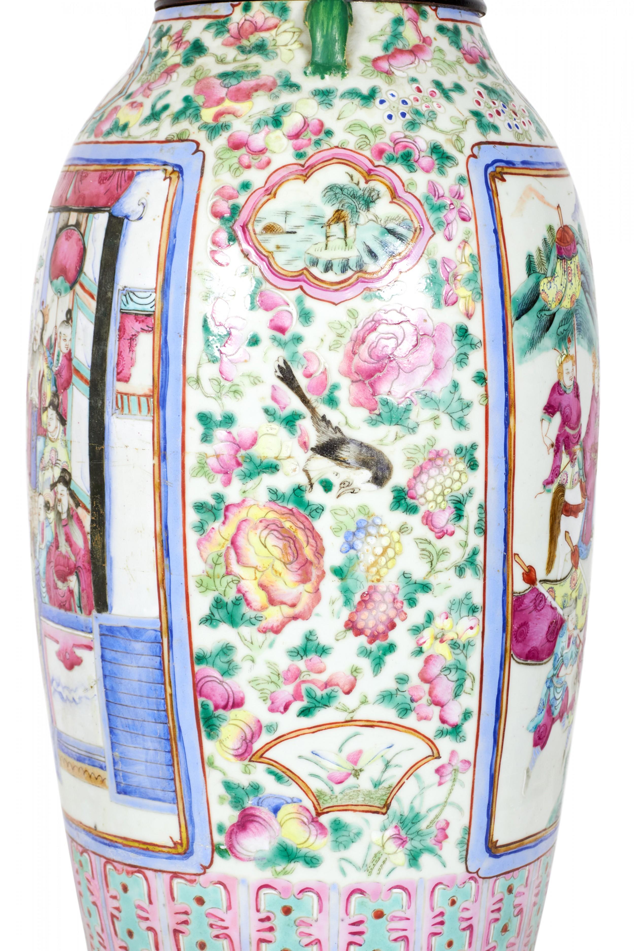 Antike chinesische Famille-Rose-Tischlampe aus mehrfarbigem Porzellan, Famille-Vase (Chinesischer Export) im Angebot