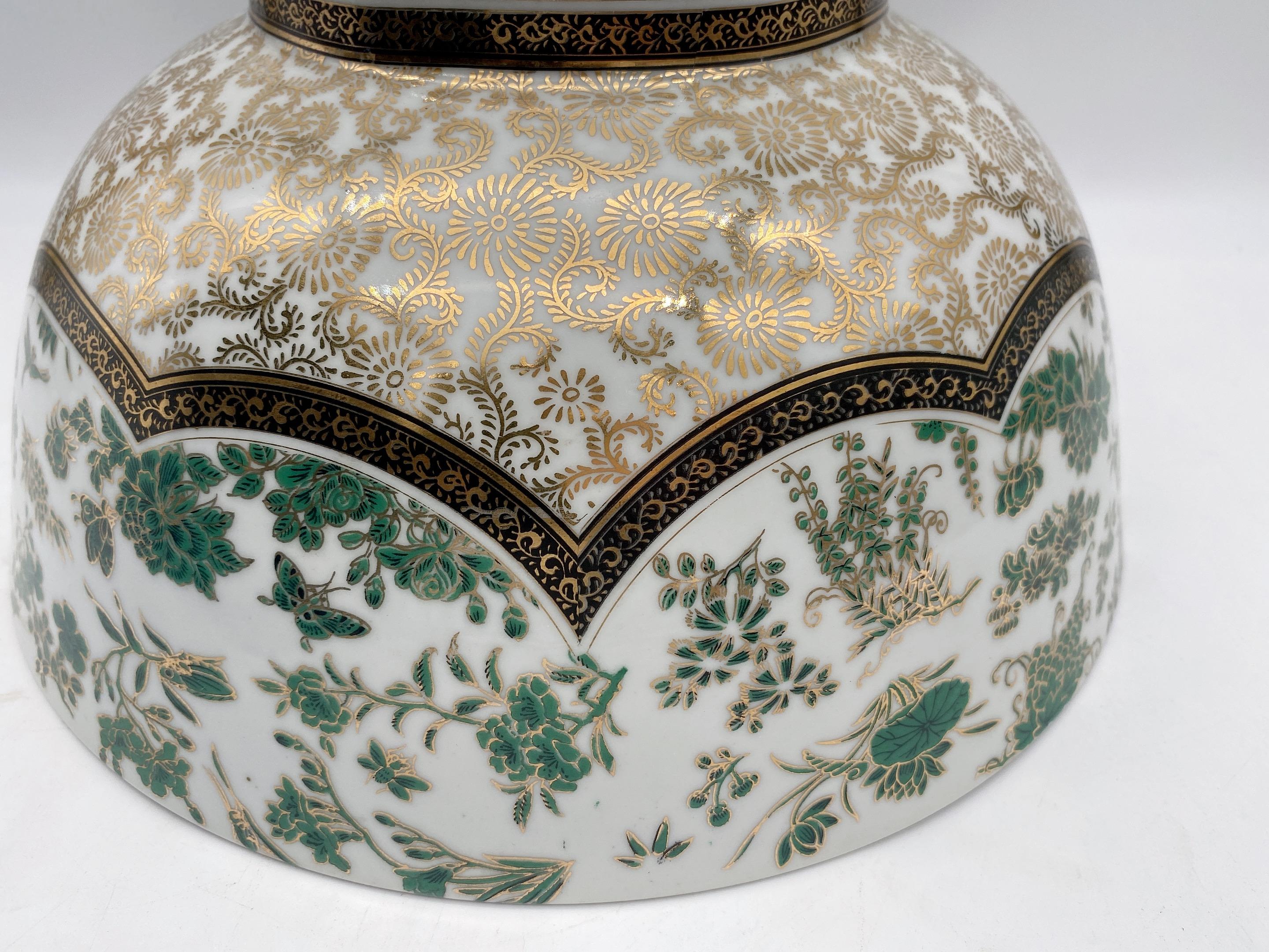 Grand bol ancien en porcelaine chinoise Famille Rose avec émaux de couleur en vente 6