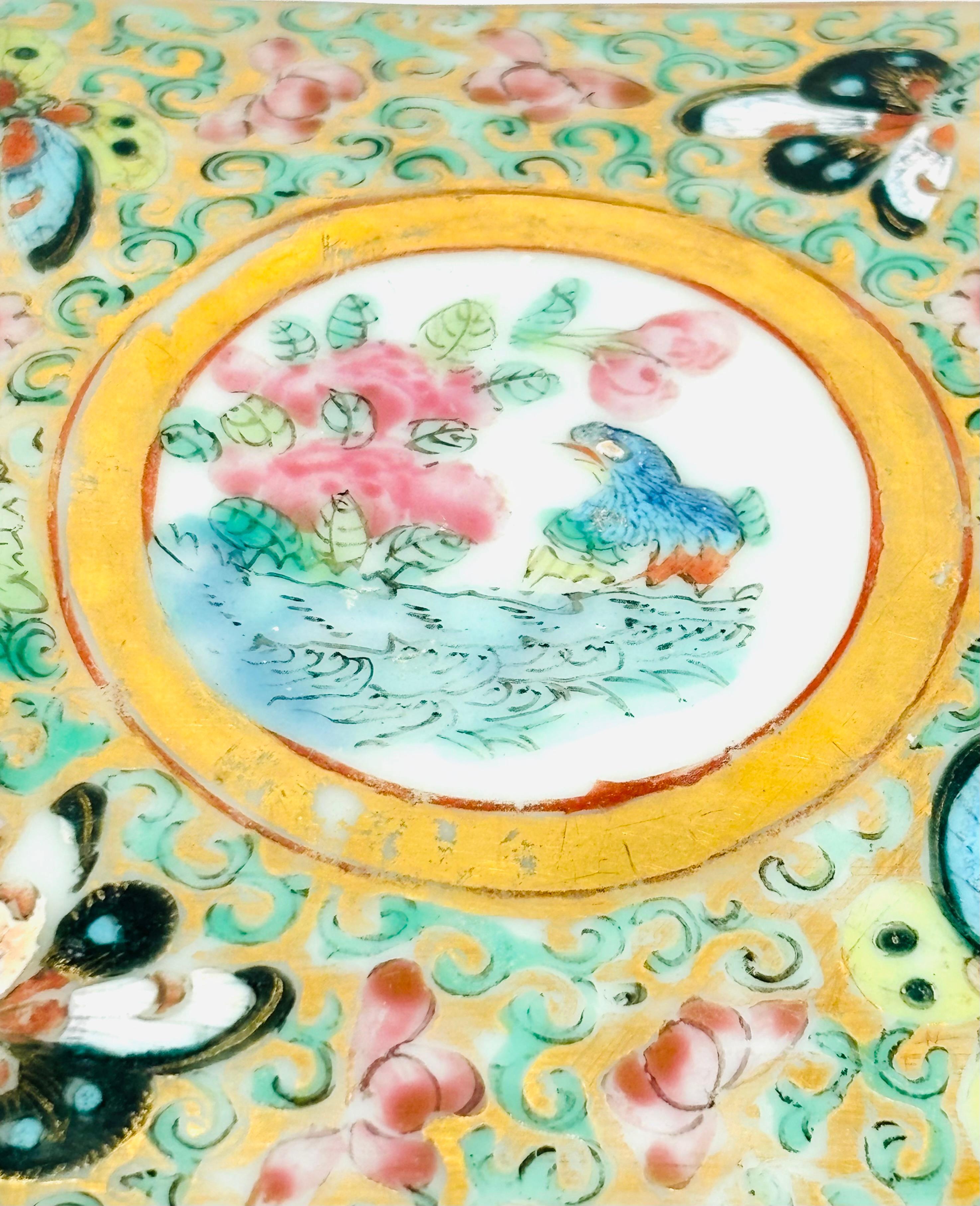 Antike chinesische Famille-Rose-Porzellanschachtel oder Schreibtischzubehör aus Porzellan im Angebot 3