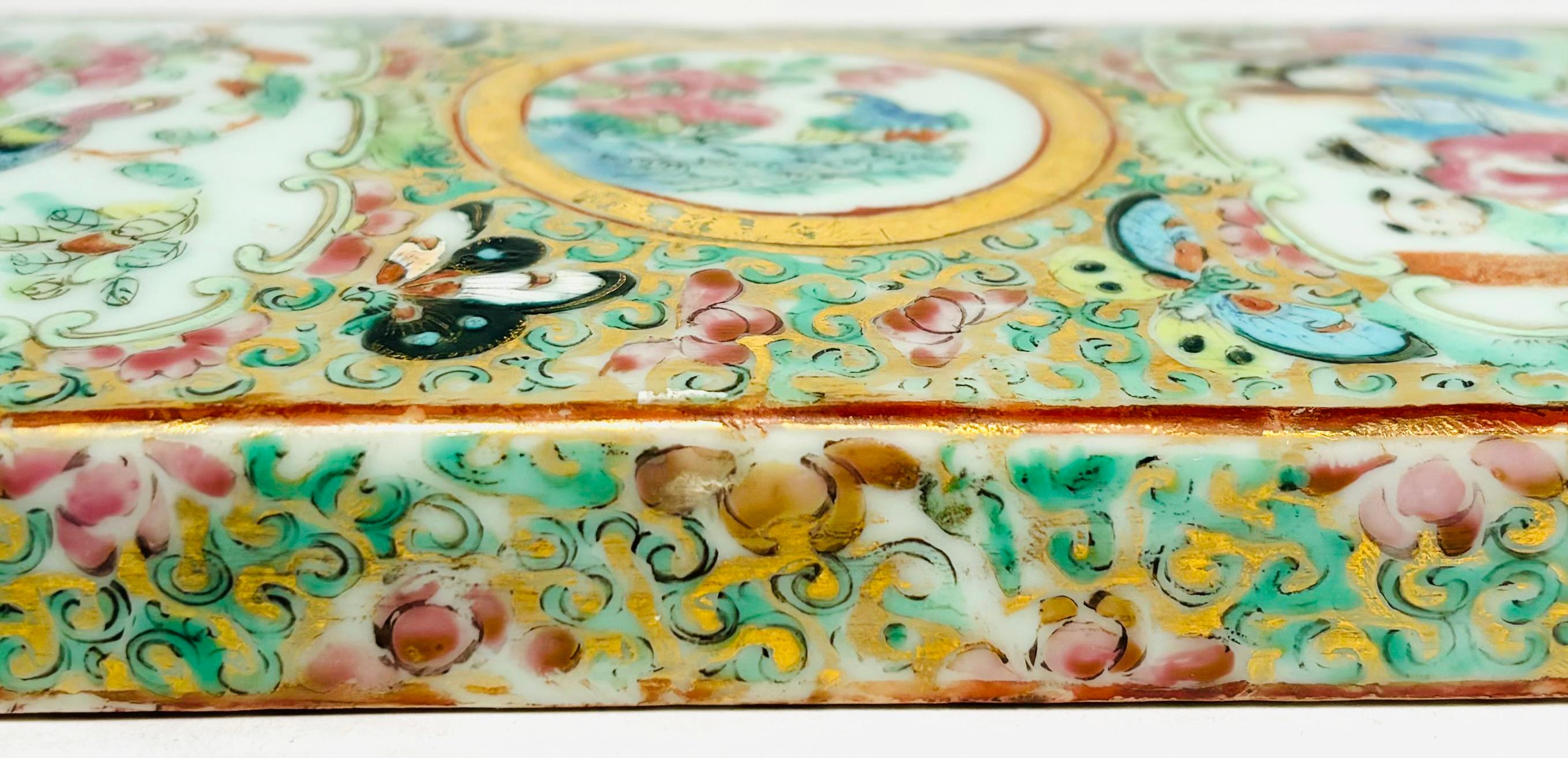 Antique boîte ou accessoire de bureau chinois en porcelaine Famille Rose en vente 5