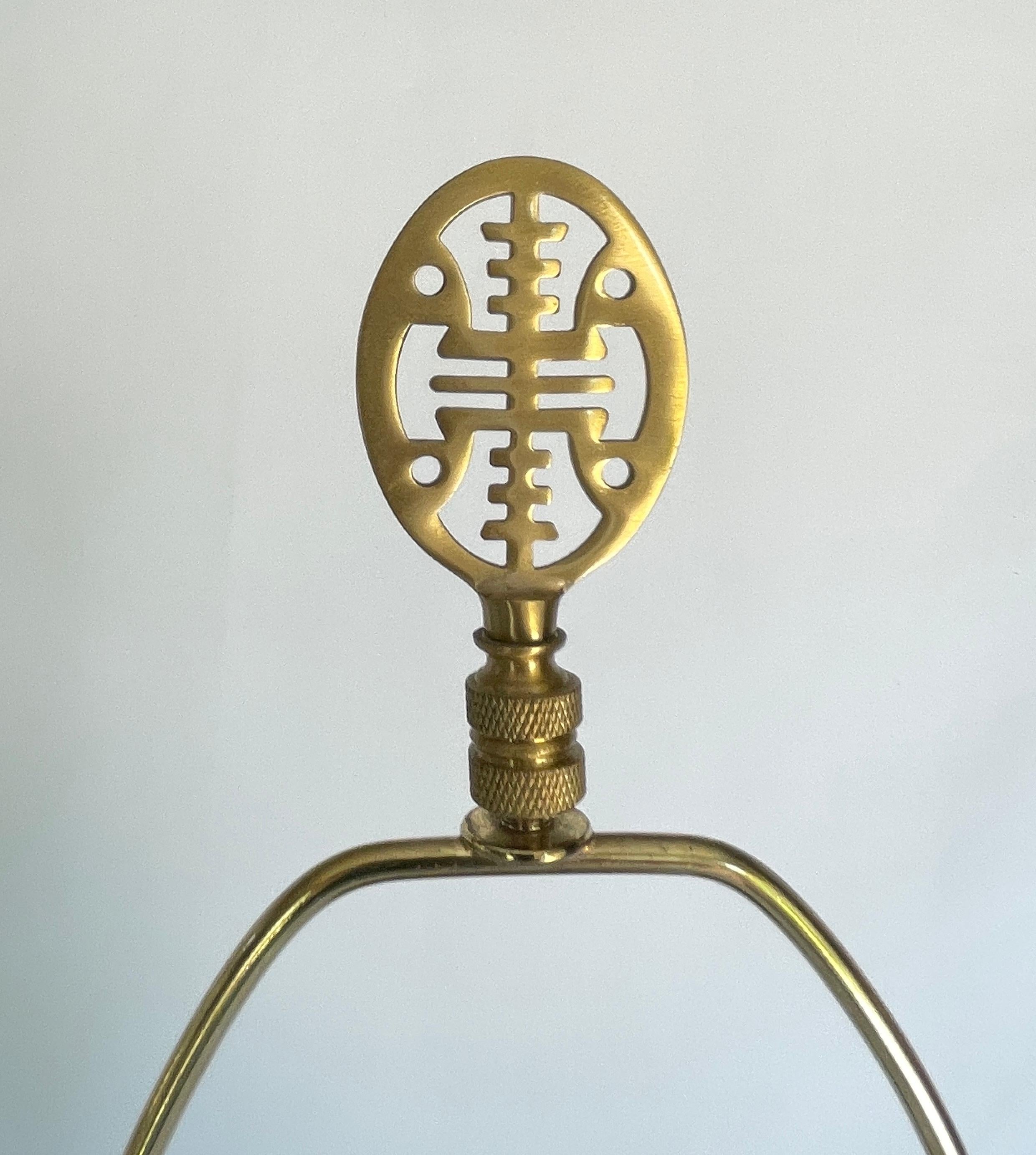 Ancienne lanterne de mariage chinoise en porcelaine famille rose en forme de dragon impérial en vente 3
