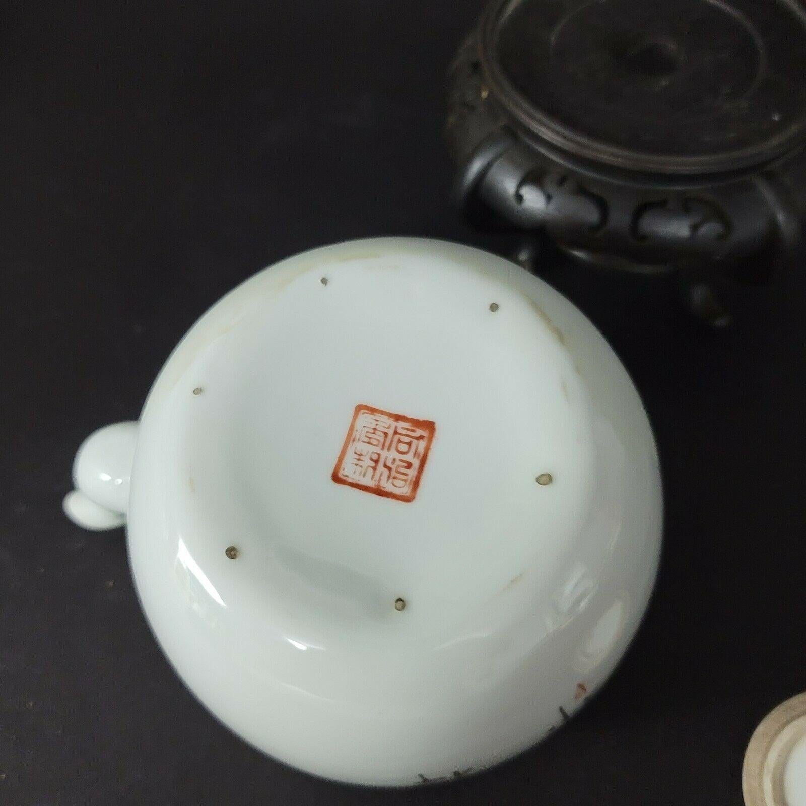 Porcelaine Théière chinoise ancienne en porcelaine Famille Rose, 19ème siècle en vente