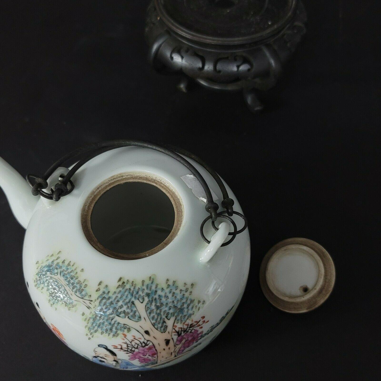 Antique Chinese Famille Rose Porcelain Teapot, 19th Century For Sale 2
