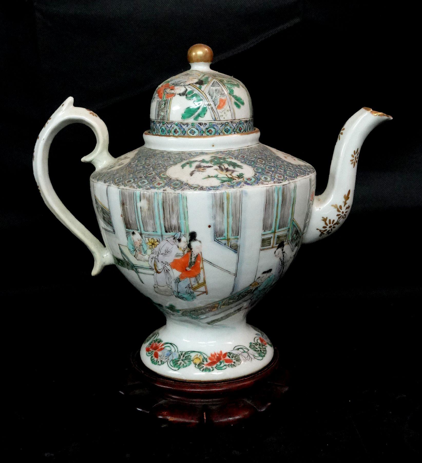 Antique Chinese Famille Rose Porcelain Teapot, early 19th Century For Sale 8