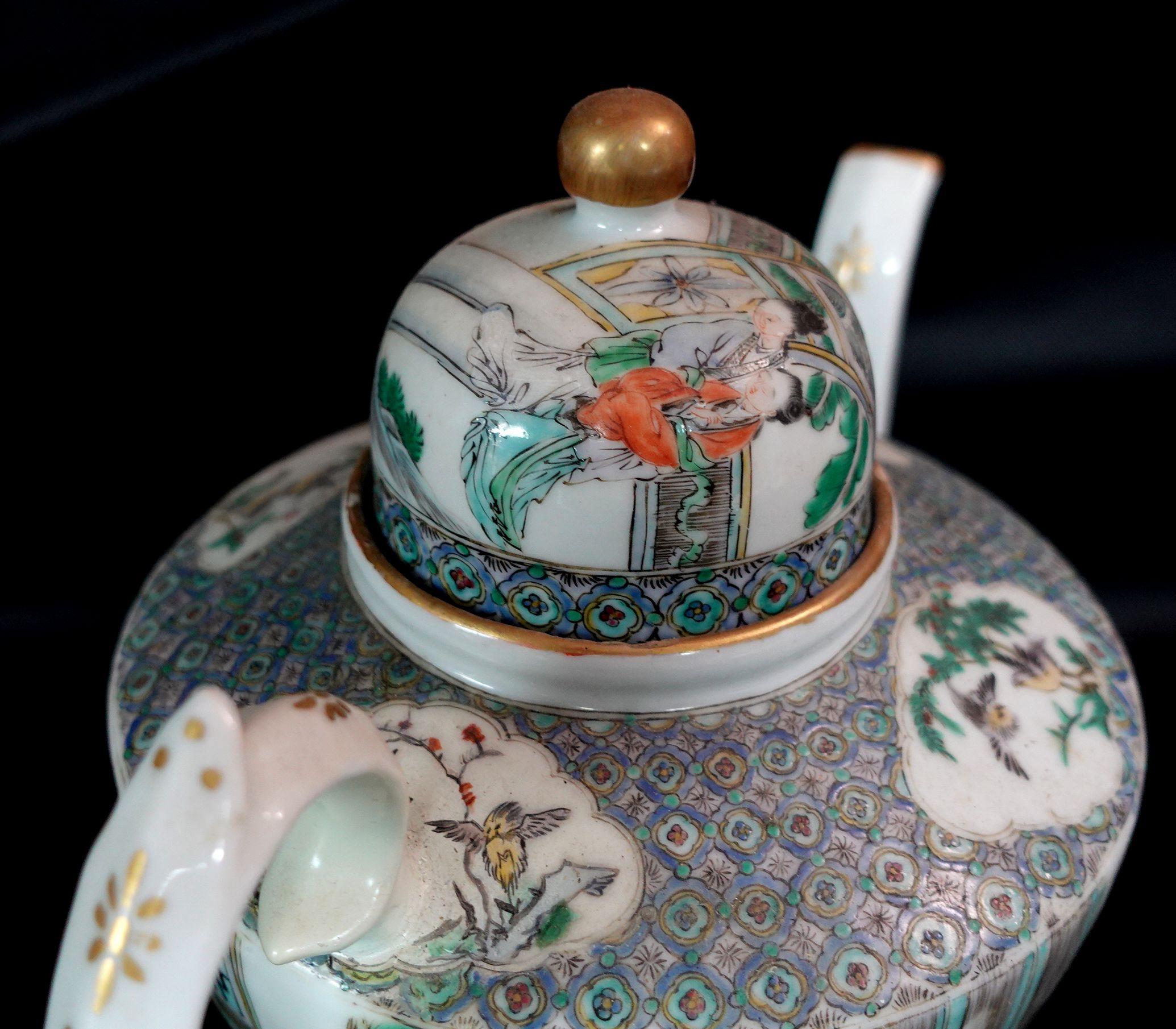 Antique Chinese Famille Rose Porcelain Teapot, early 19th Century For Sale 11