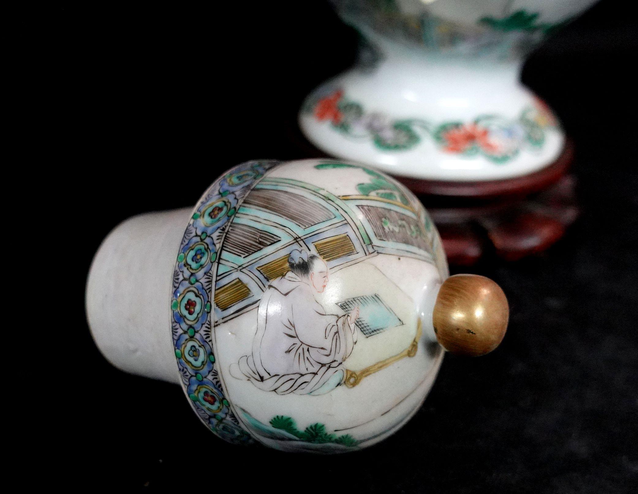 Thire chinoise ancienne en porcelaine Famille Rose, dbut du 19me sicle en vente 11