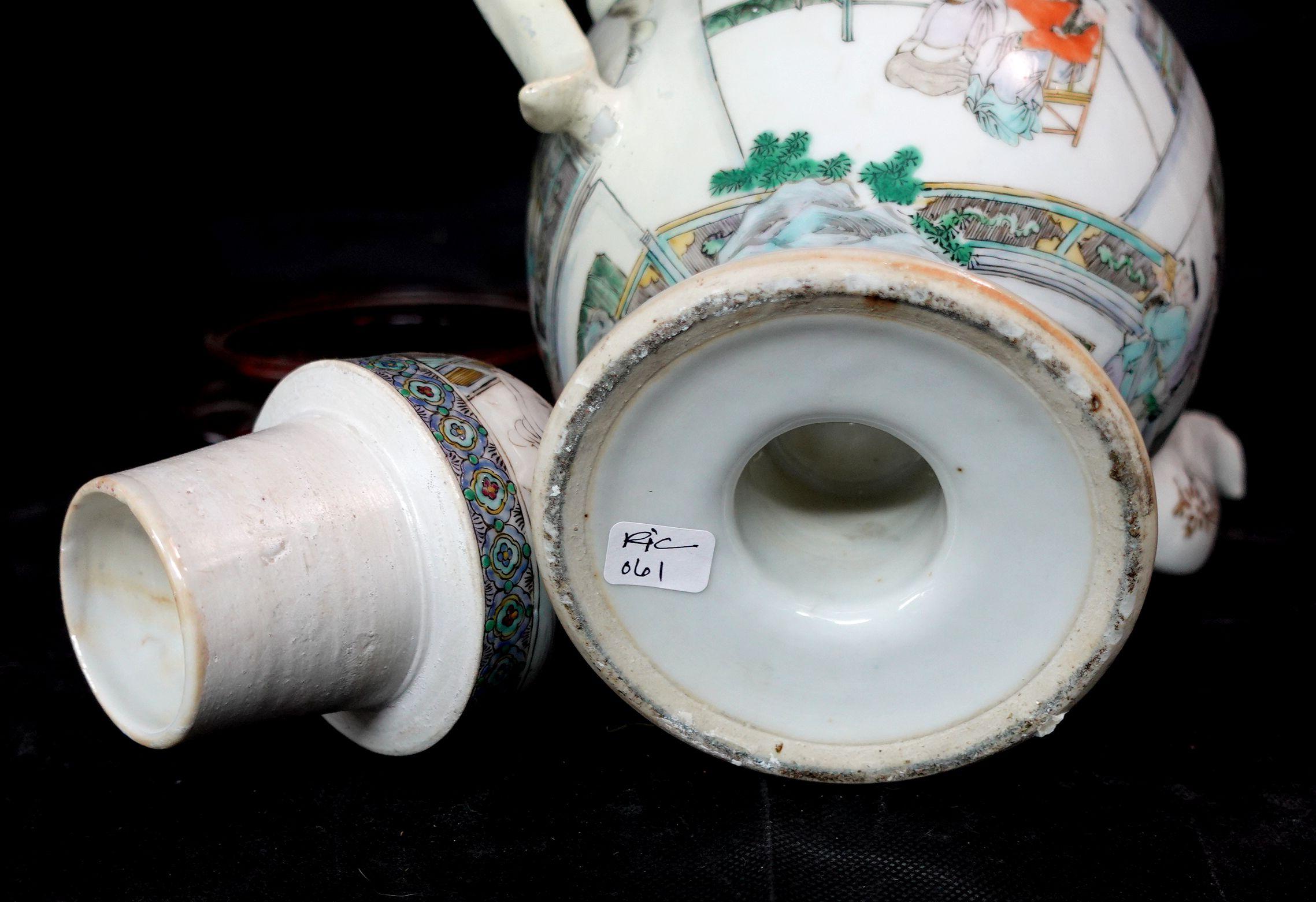 Antique Chinese Famille Rose Porcelain Teapot, early 19th Century For Sale 14