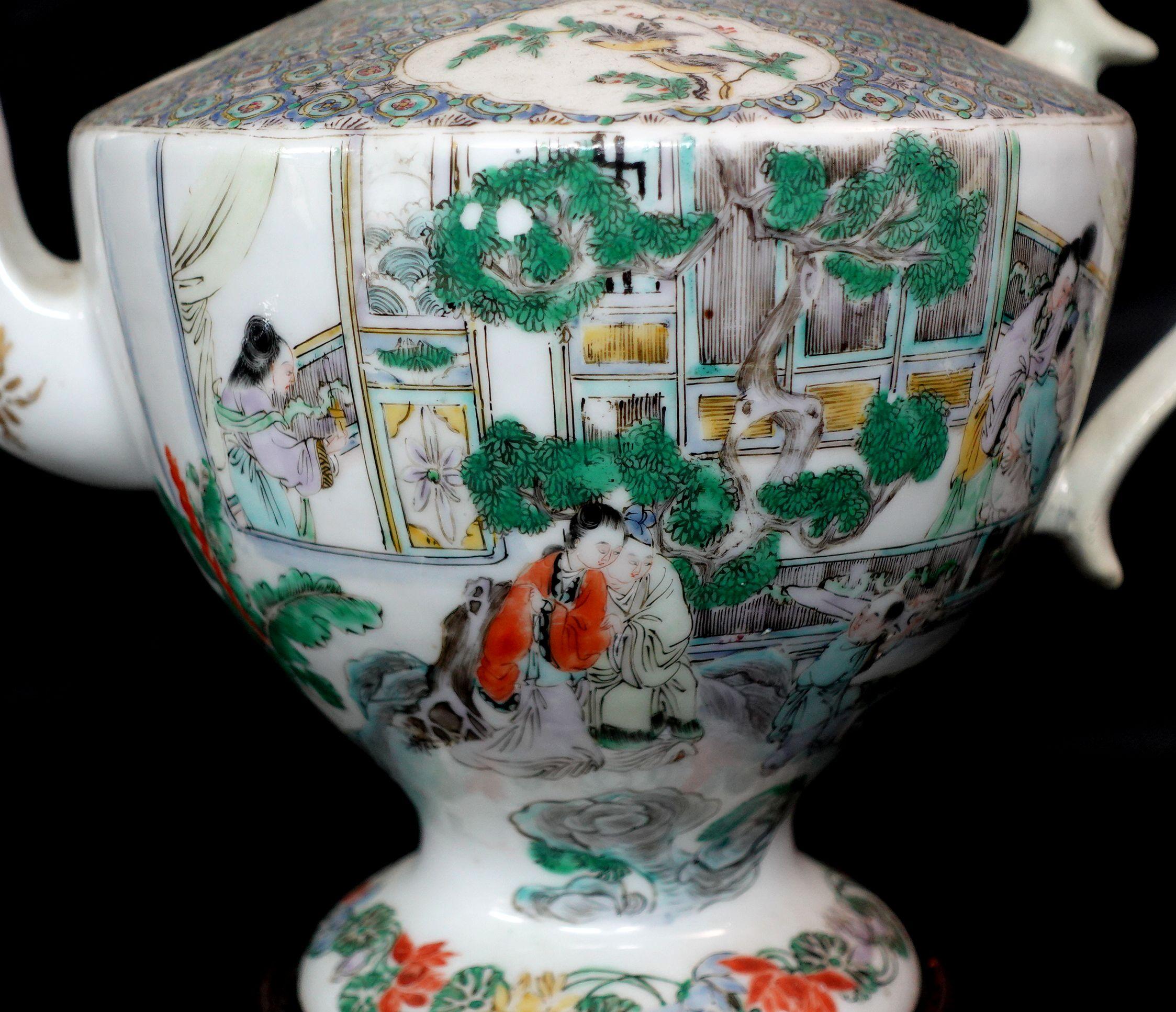 Chinois Thire chinoise ancienne en porcelaine Famille Rose, dbut du 19me sicle en vente