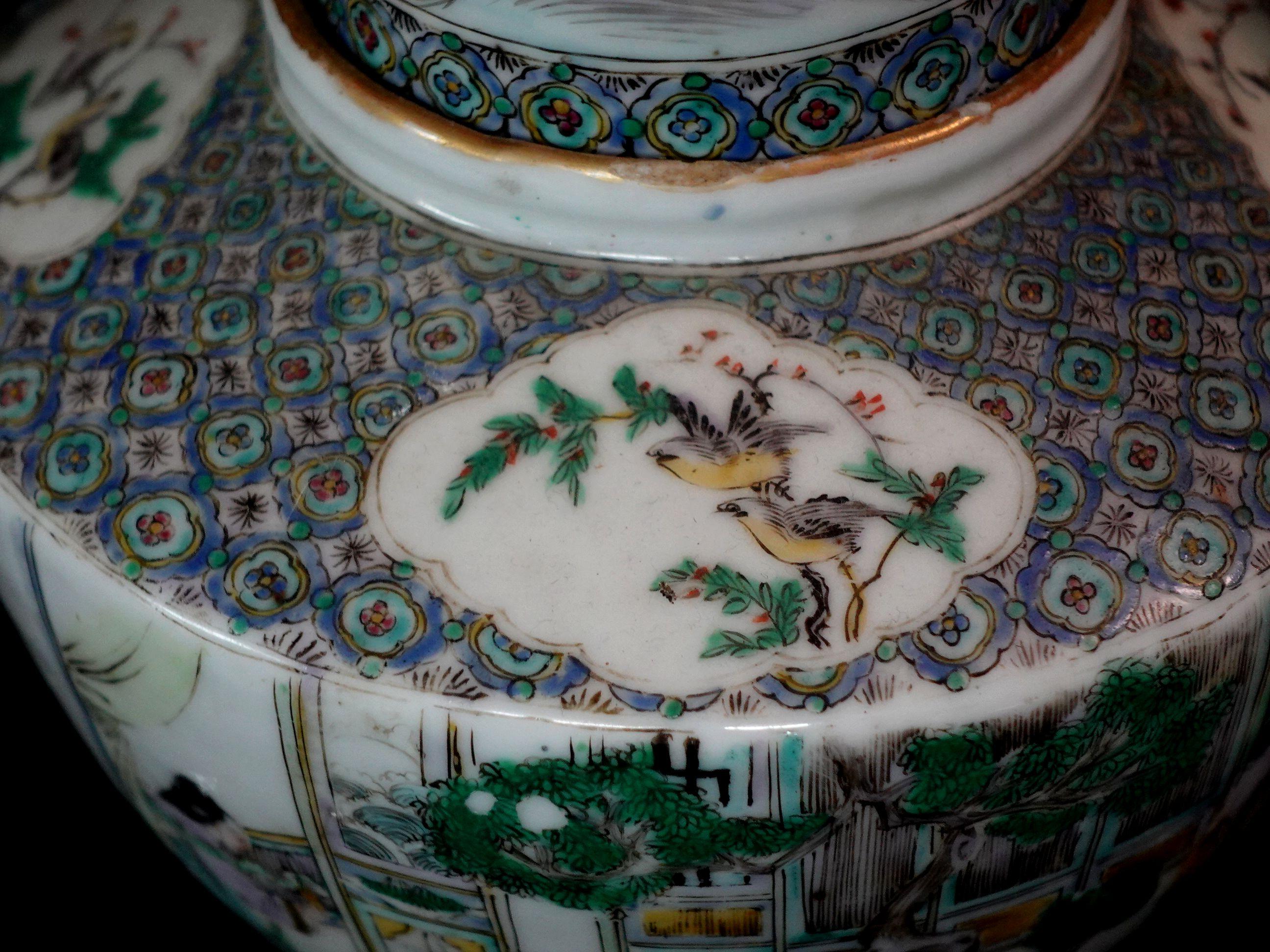 XIXe siècle Thire chinoise ancienne en porcelaine Famille Rose, dbut du 19me sicle en vente