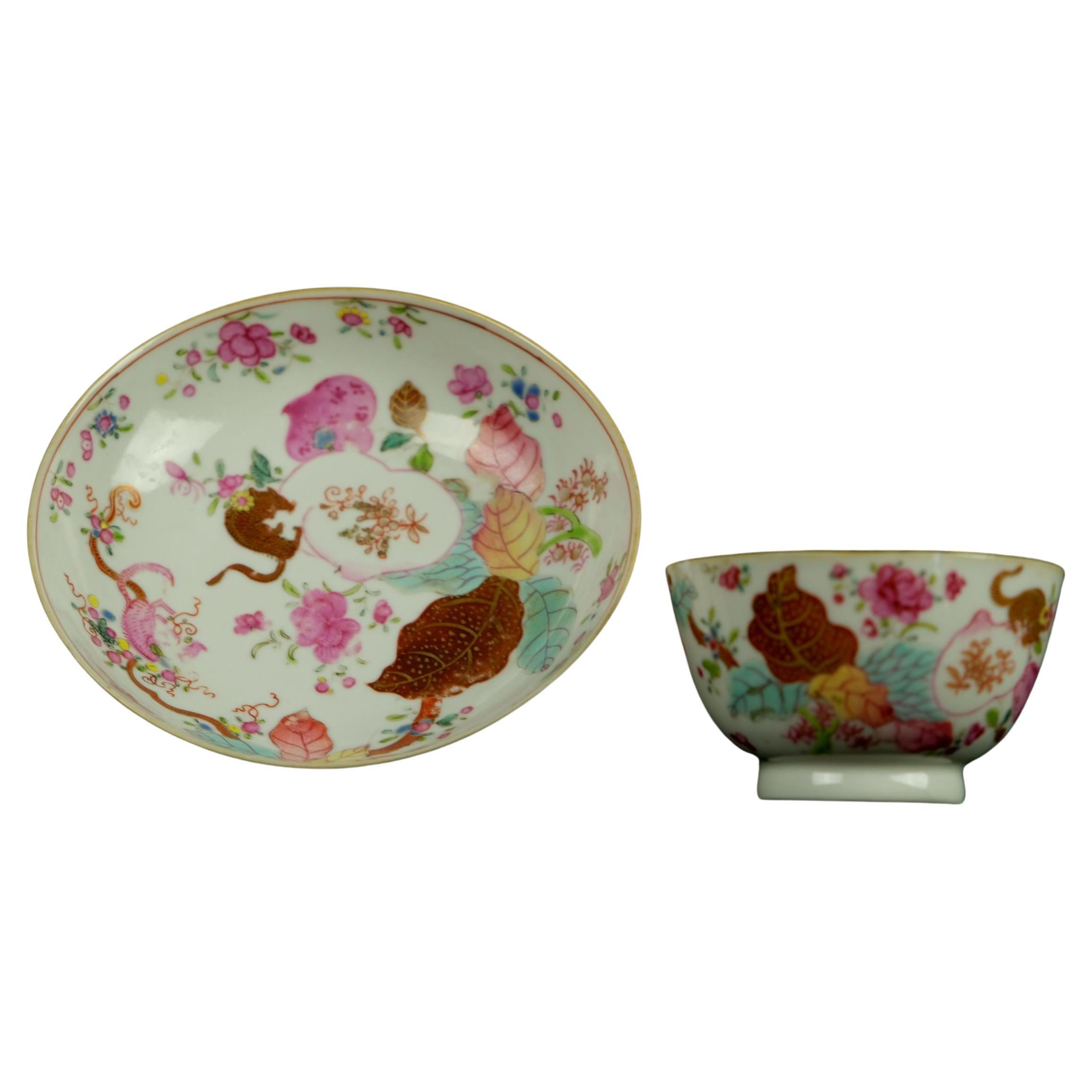 Tasse à thé antique et soucoupe en porcelaine Famille Rose à feuilles de tabac chinoise