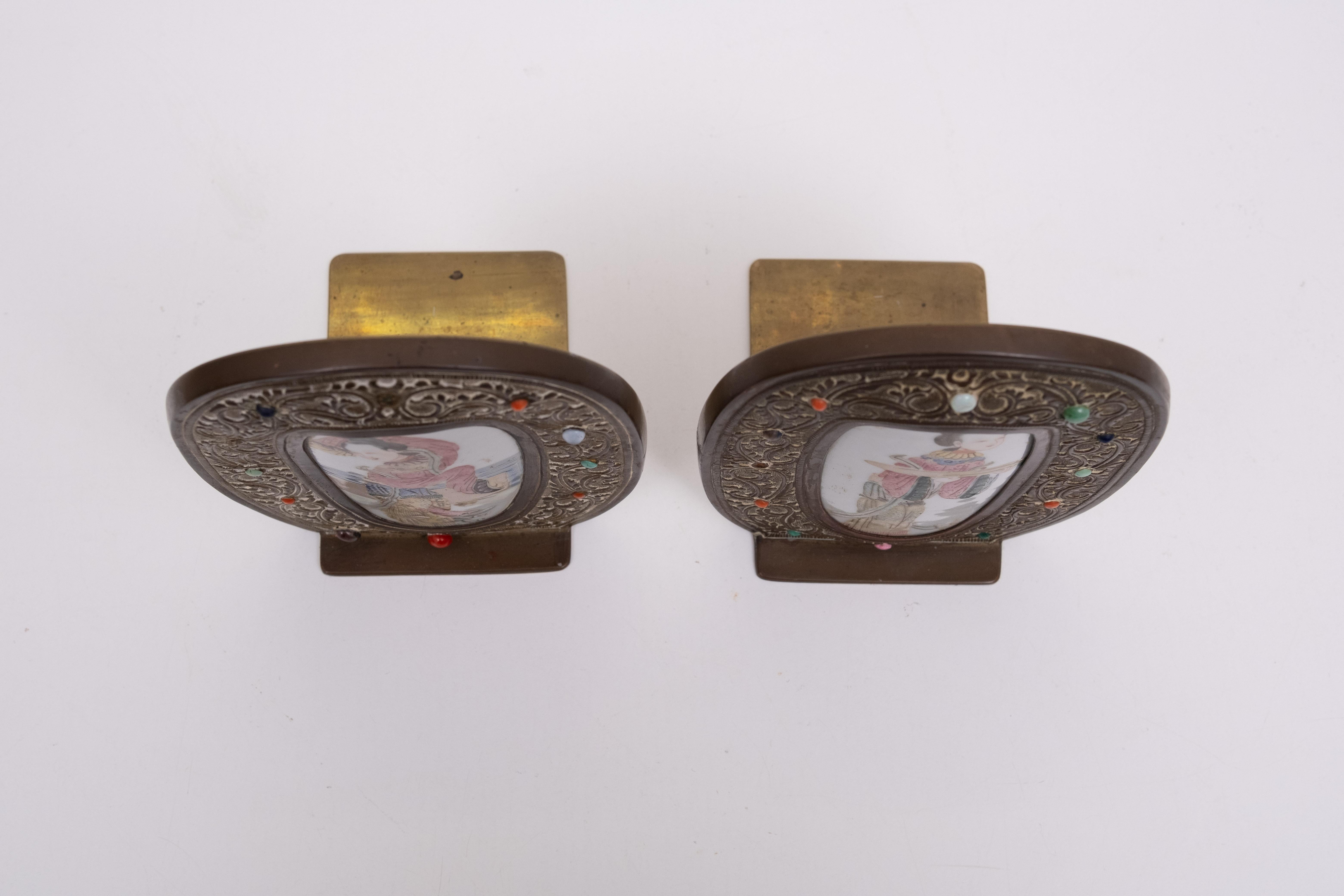 Antique Chinese Family Rose Porcelain Brass Book ends en vente 3