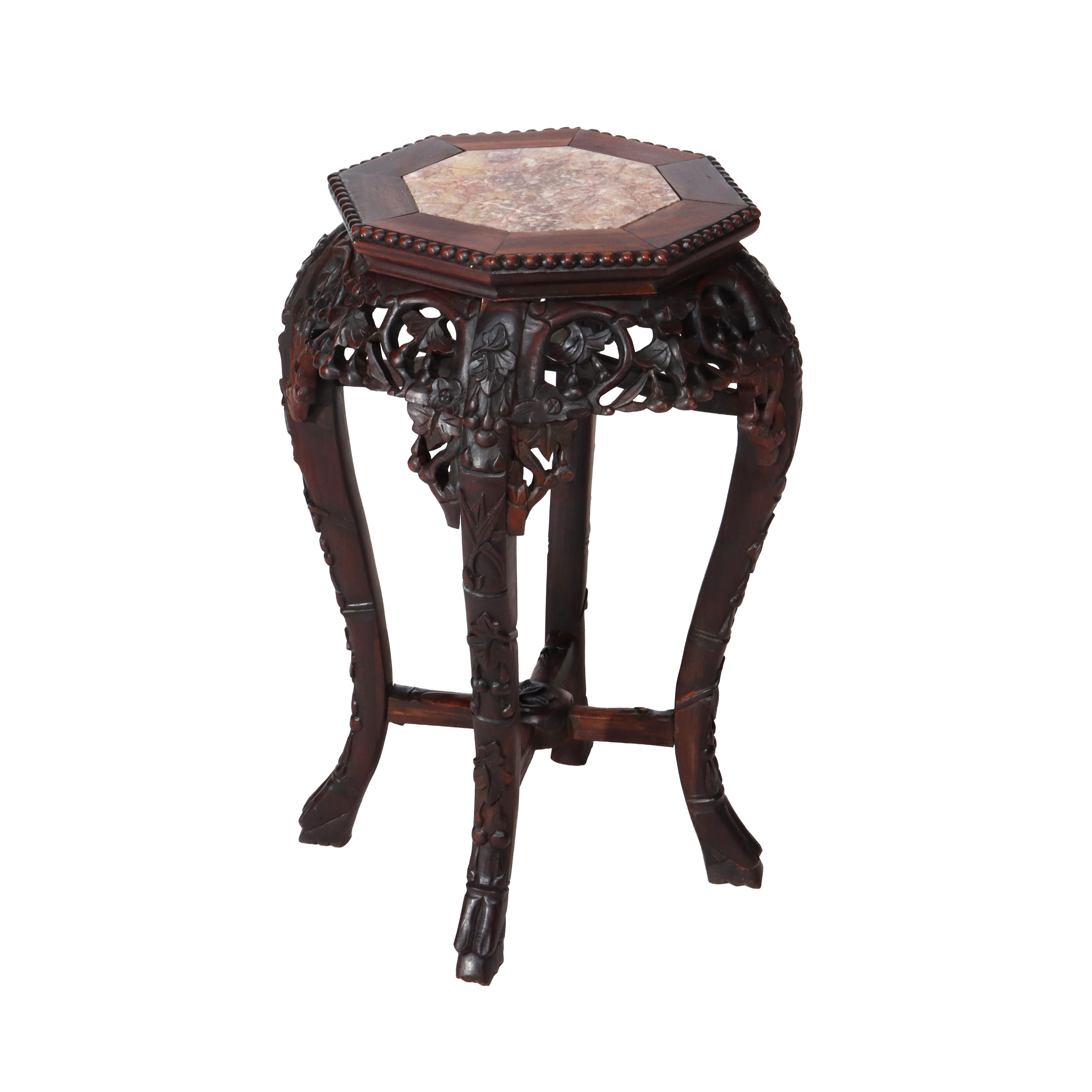 Antiguo soporte chino de madera dura tallada con flores y tapa de mármol rojo c1910 en venta 8