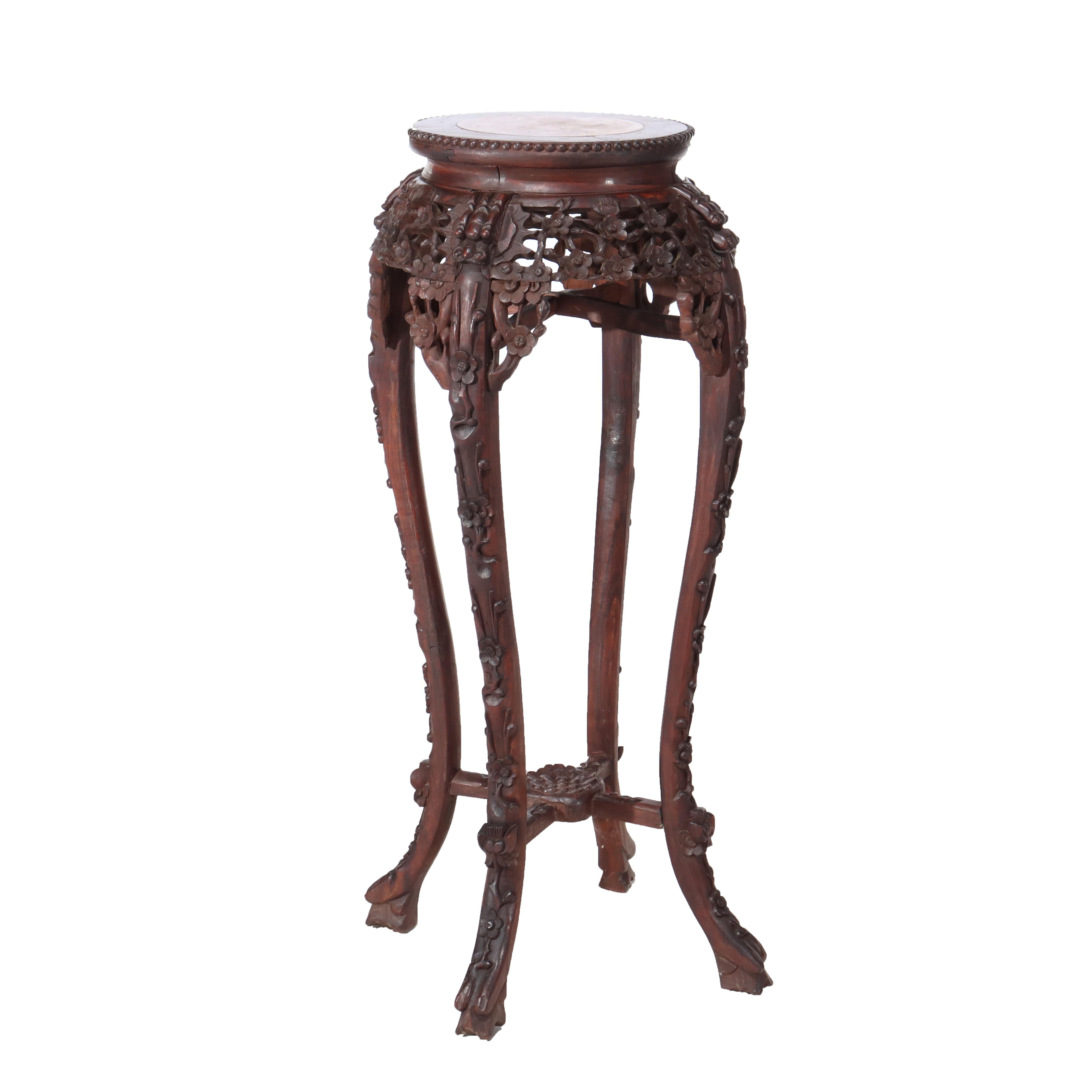 Ancien support chinois en bois dur sculpté de fleurs avec plateau en marbre rouge c1920 en vente 6