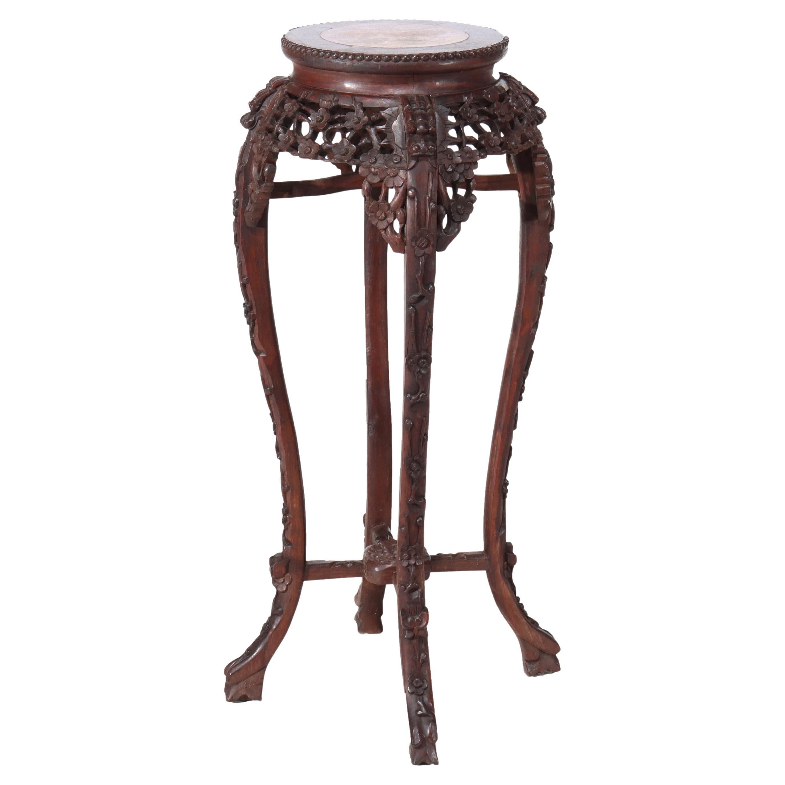 Ancien support chinois en bois dur sculpté de fleurs avec plateau en marbre rouge c1920 en vente