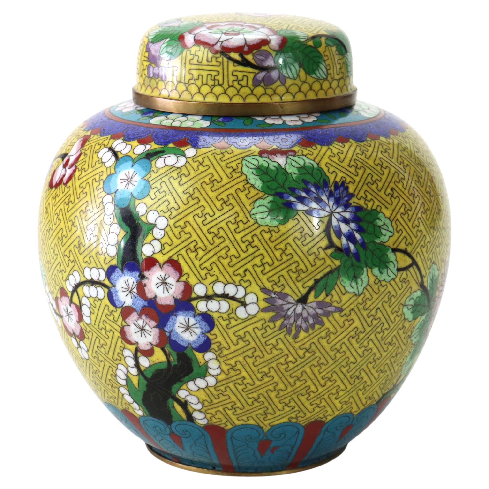 Antiguo tarro chino de jengibre con tapa y esmalte de cloisonné floral c1920