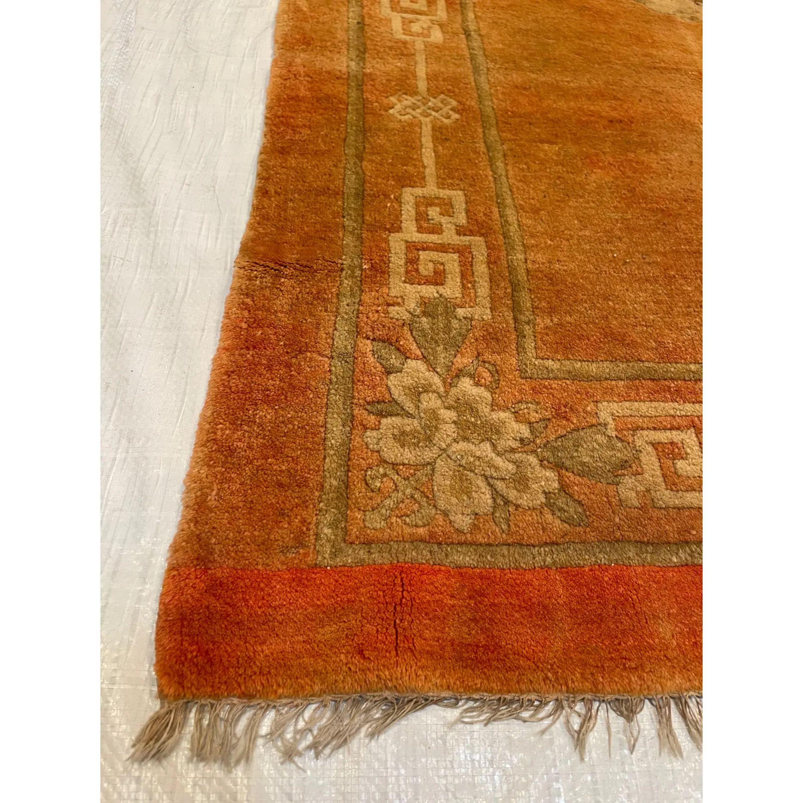 Antique Chinese Floral Design Rug - 5'4'' X 7'11'' In Good Condition For Sale In Los Angeles, US