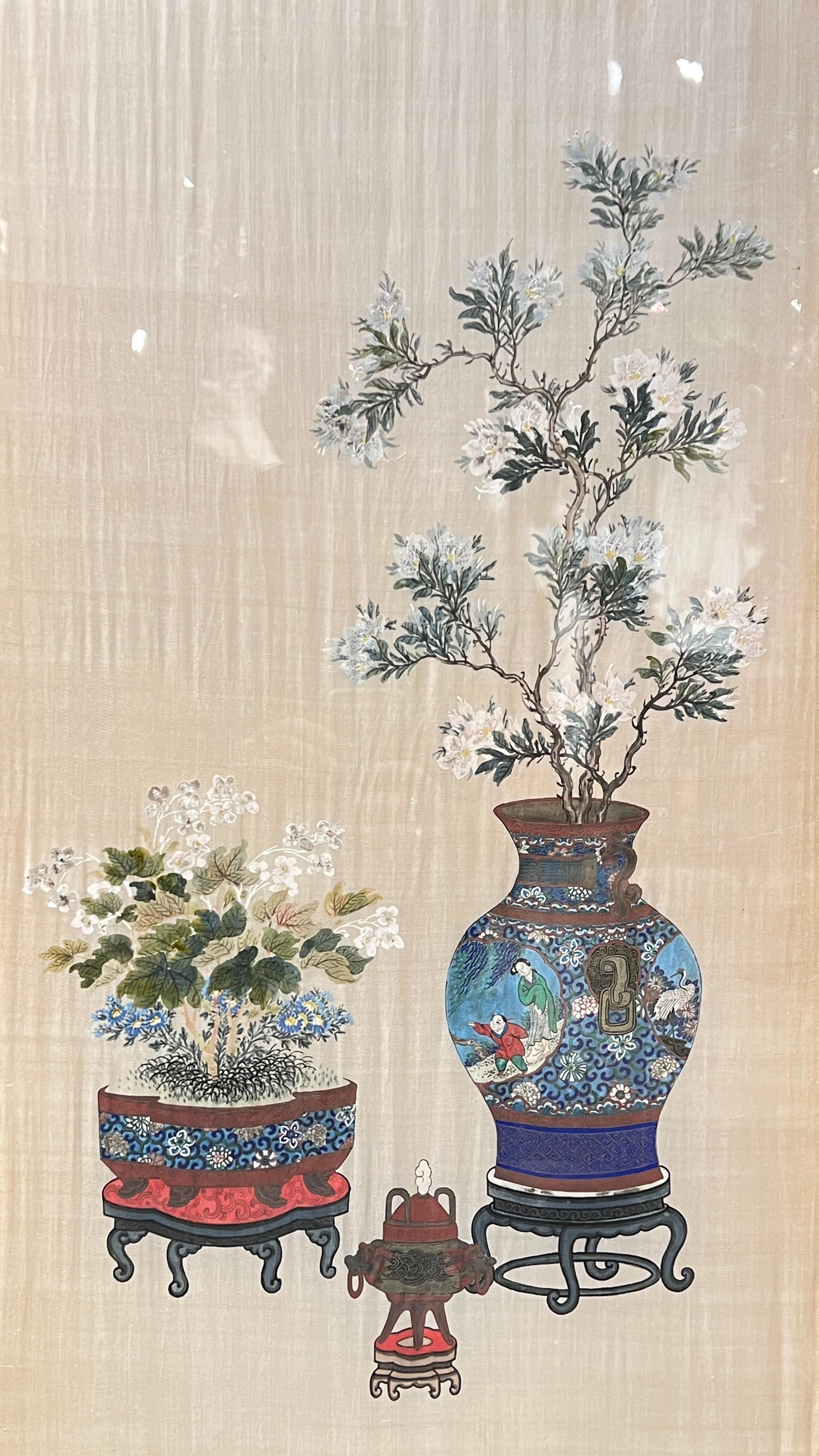 Antique Chinese Floral Painted Silk Three-Panel Screen / Room Divider In Good Condition In New York, NY