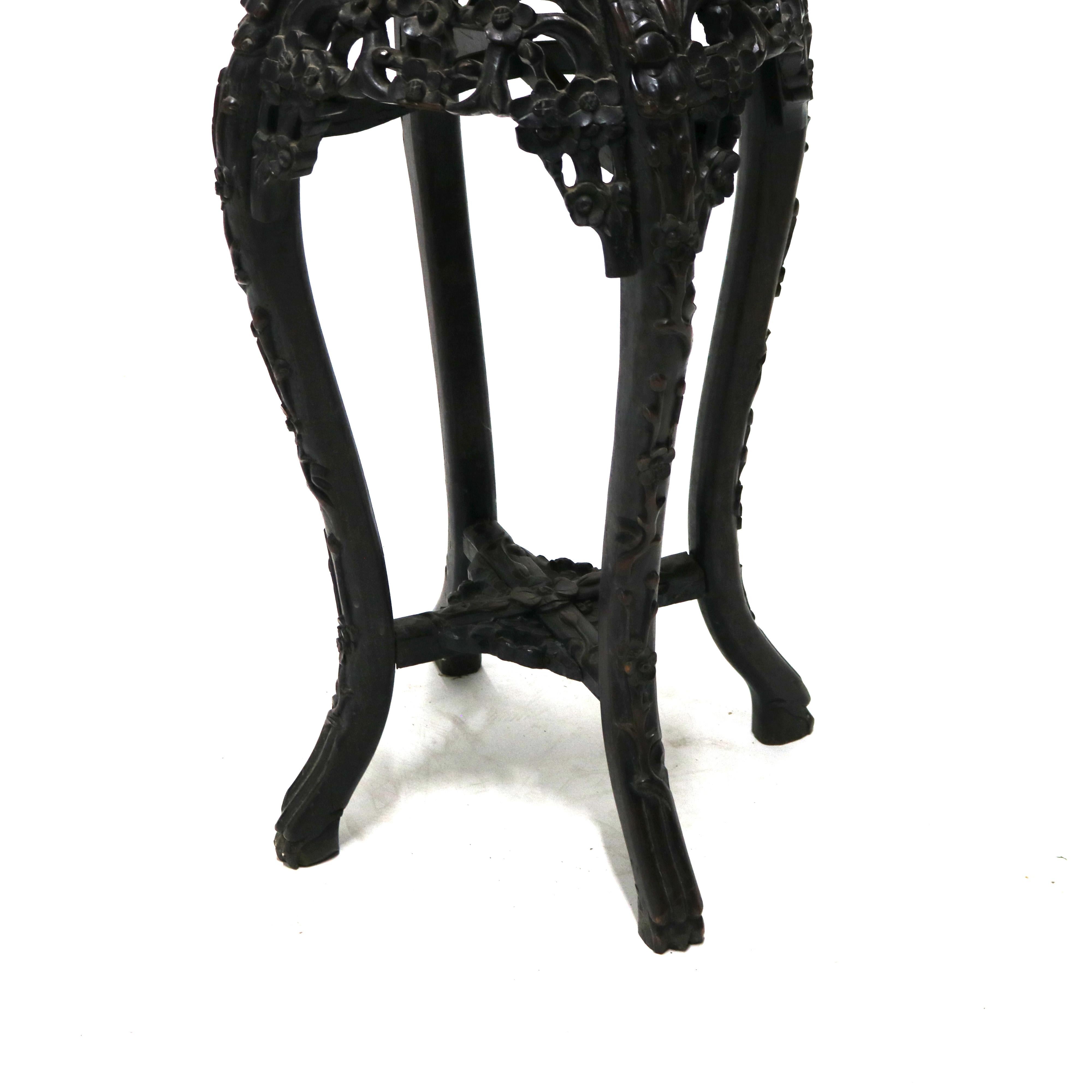 Intagliato Antico cavalletto cinese con piano in marmo intagliato a fogliame C1920 in vendita