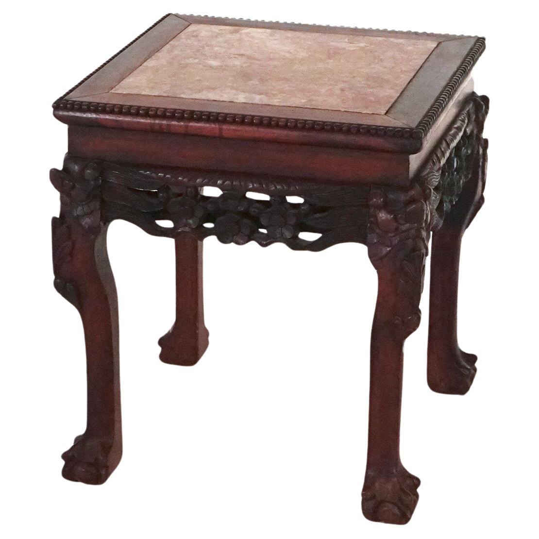 Ancienne table d'appoint chinoise en bois de rose sculpté et marbre rouge, C1910