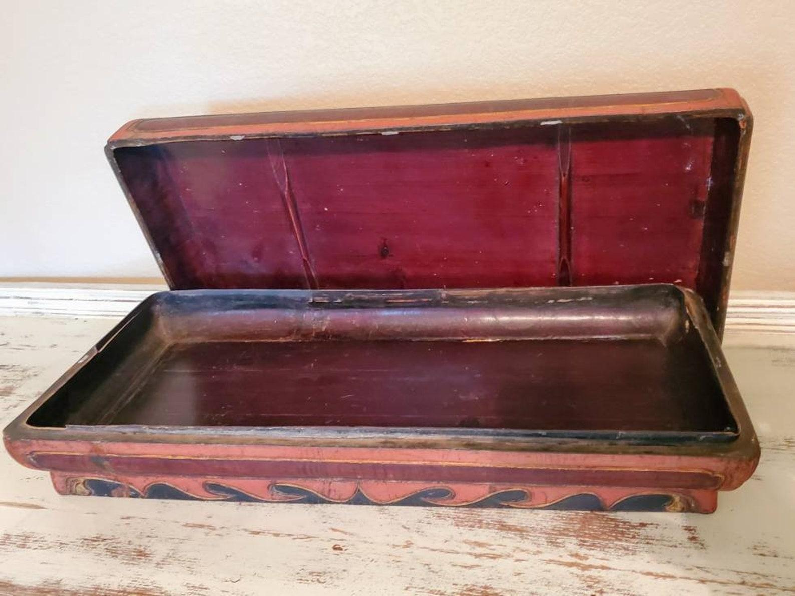 Antike chinesische Lebensmittelschachtel mit Deckel, Präsentationsbox (Holz) im Angebot