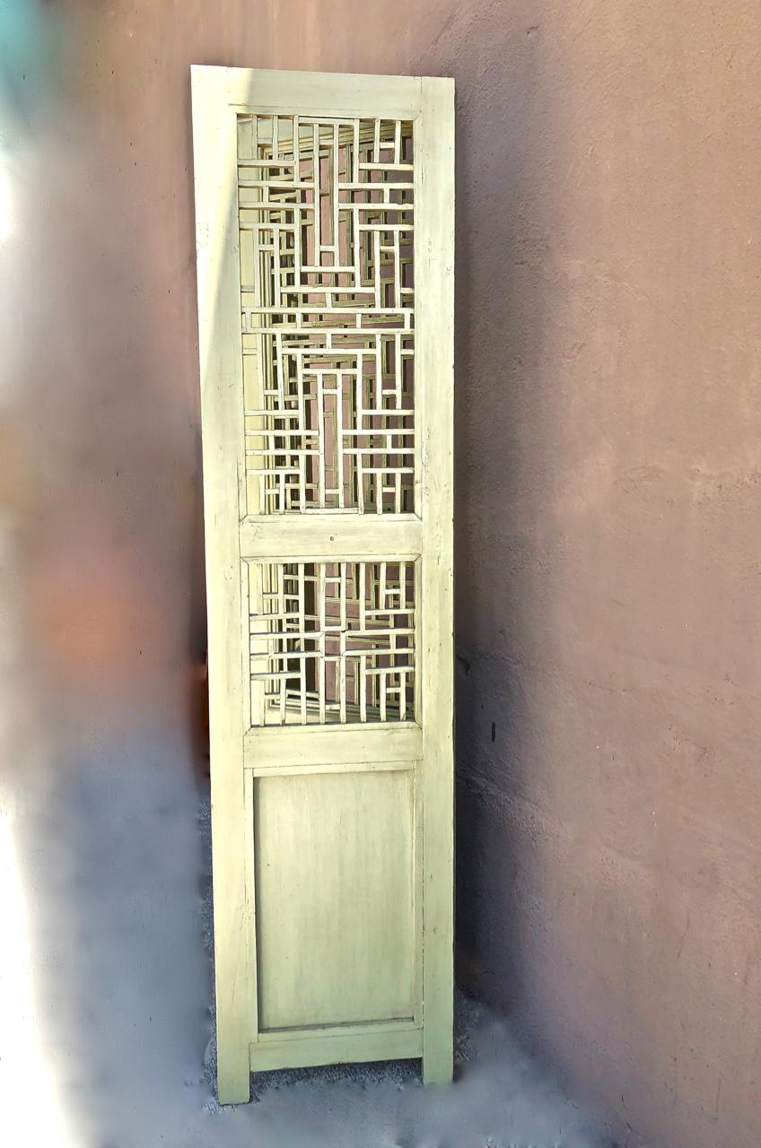 Antique Chinese Fretwork Screen In Good Condition In Pasadena, CA