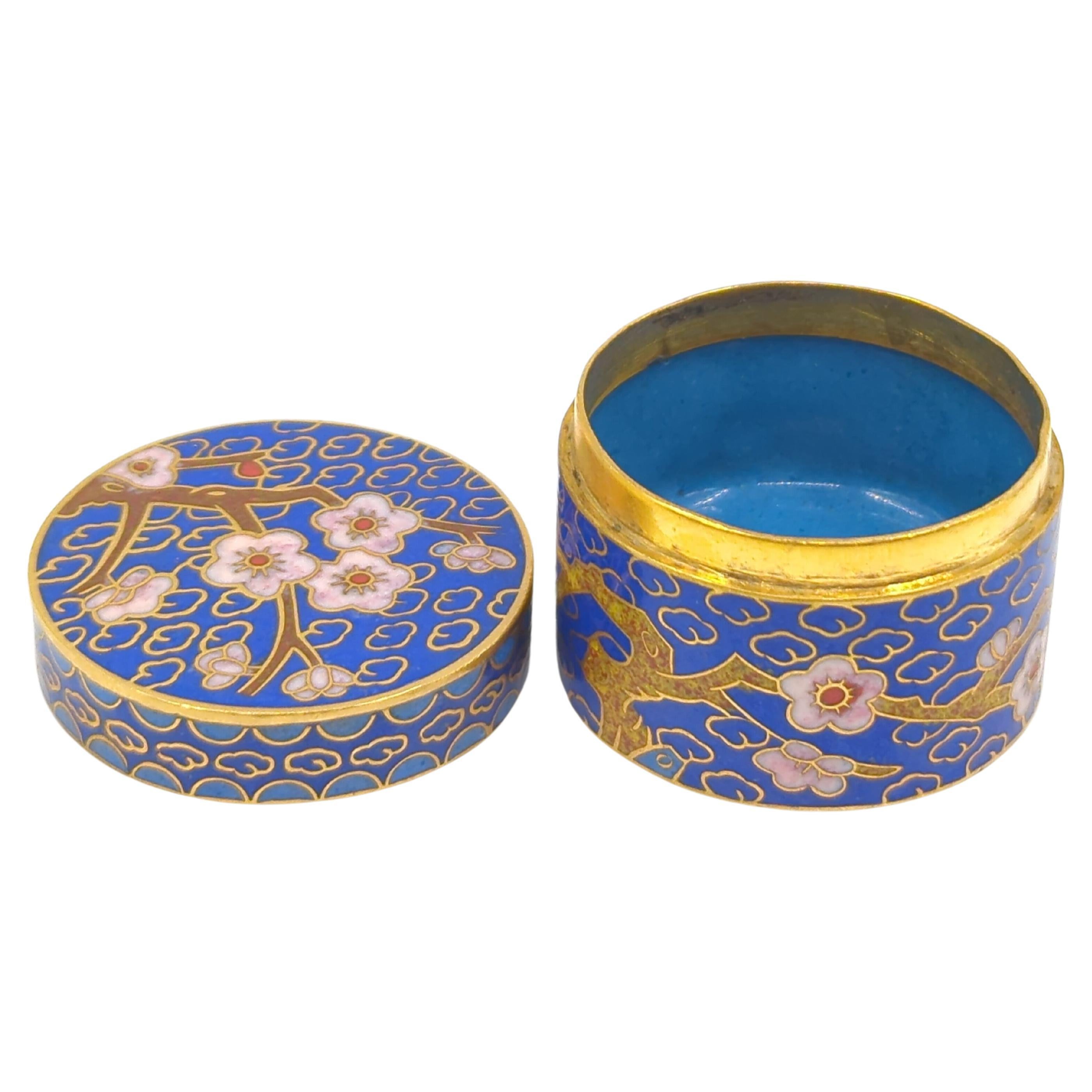 Antique Chinese Gilt Cloisonne Covered Box Prunus Blossoms Decorated 19/20c  In Good Condition For Sale In Richmond, CA