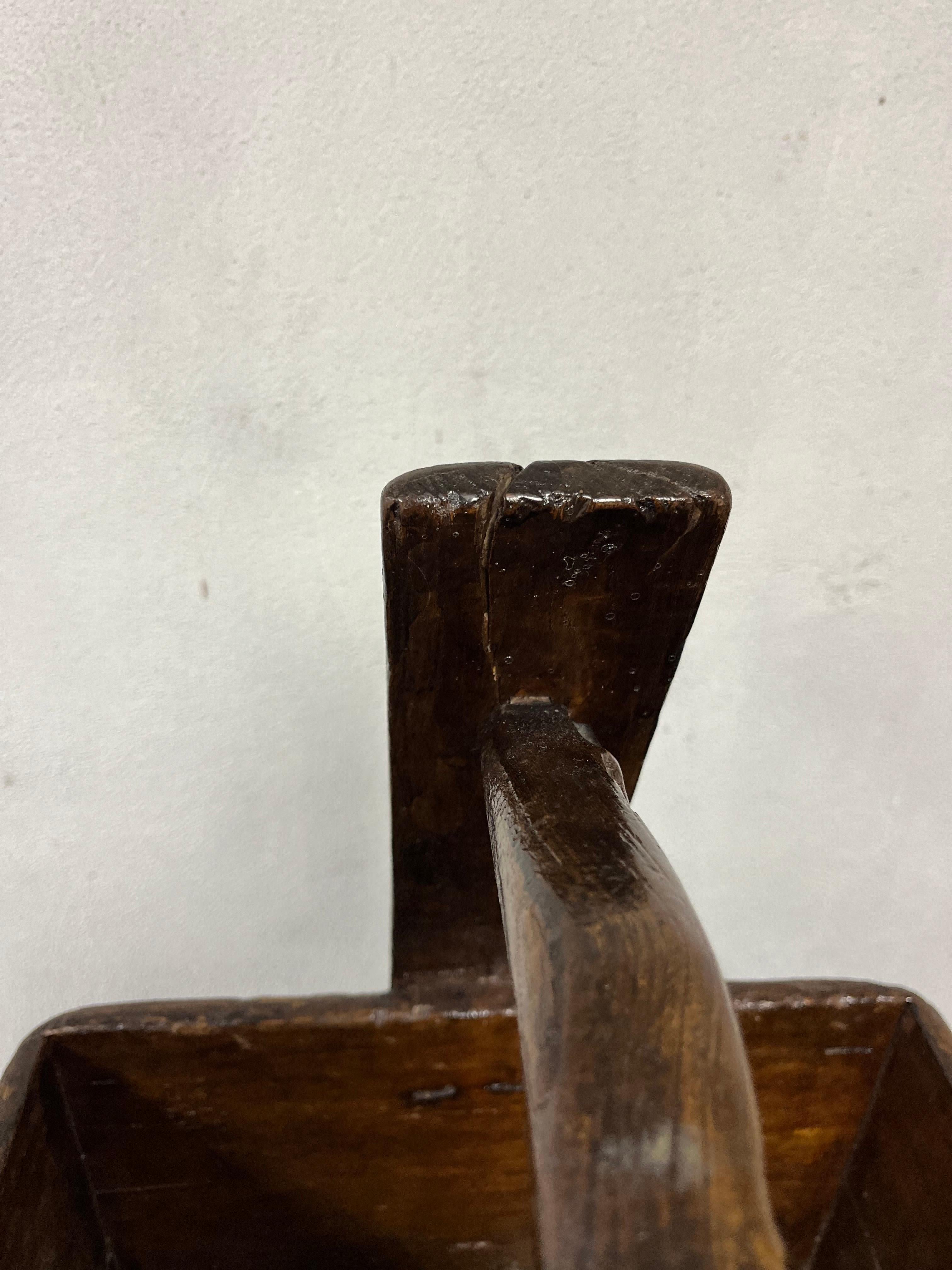 Antico secchio di grano cinese con manico In condizioni buone in vendita a W Allenhurst, NJ