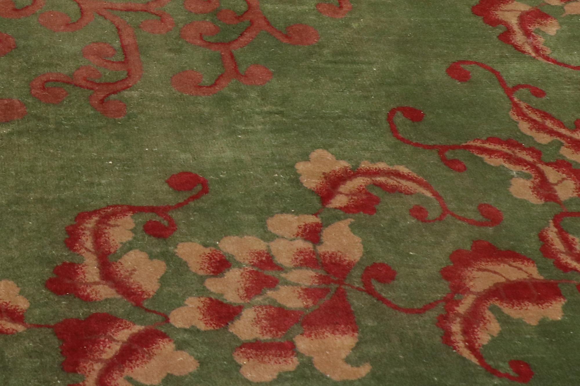 Ancien tapis Art Déco chinois vert avec style de la dynastie Qing en vente 2